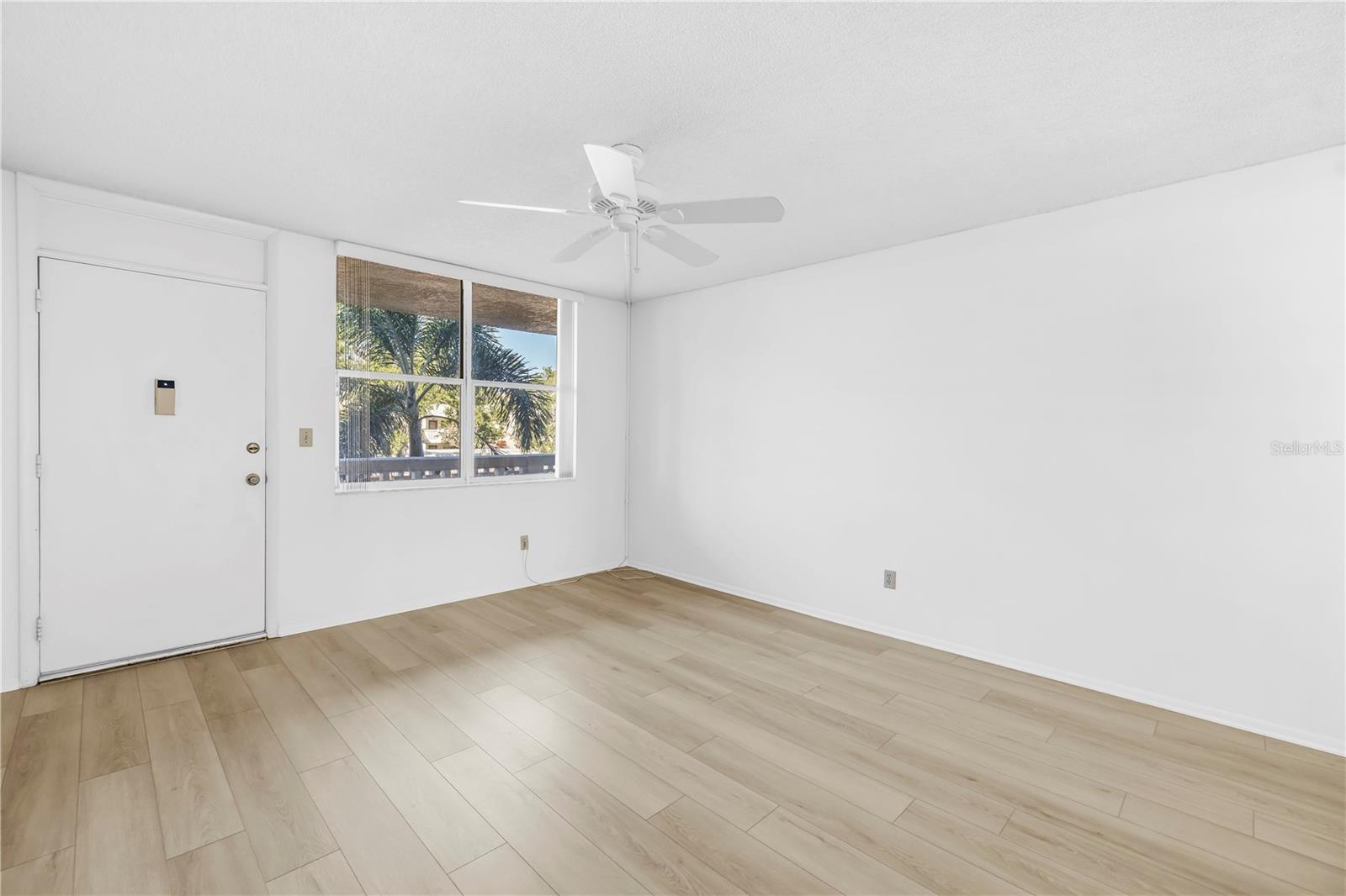 Image 10 of 34 For 4915 Bay Street Ne 222