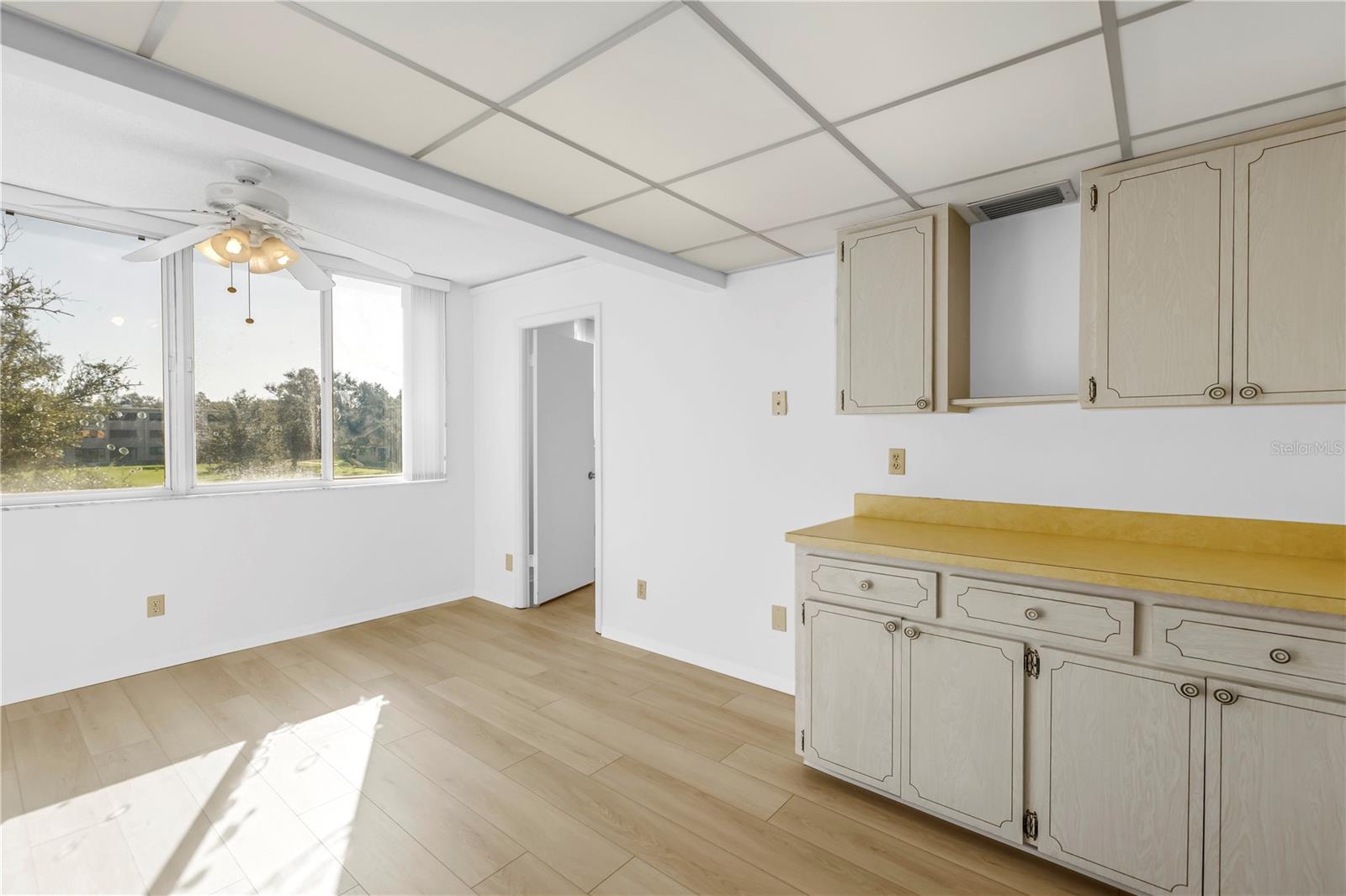 Image 13 of 34 For 4915 Bay Street Ne 222