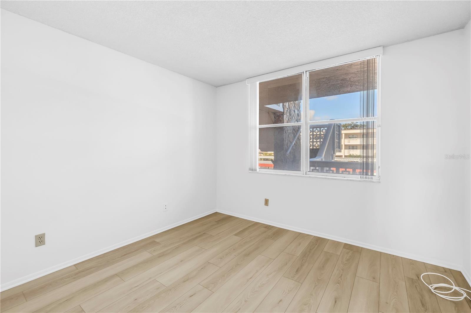 Image 21 of 34 For 4915 Bay Street Ne 222