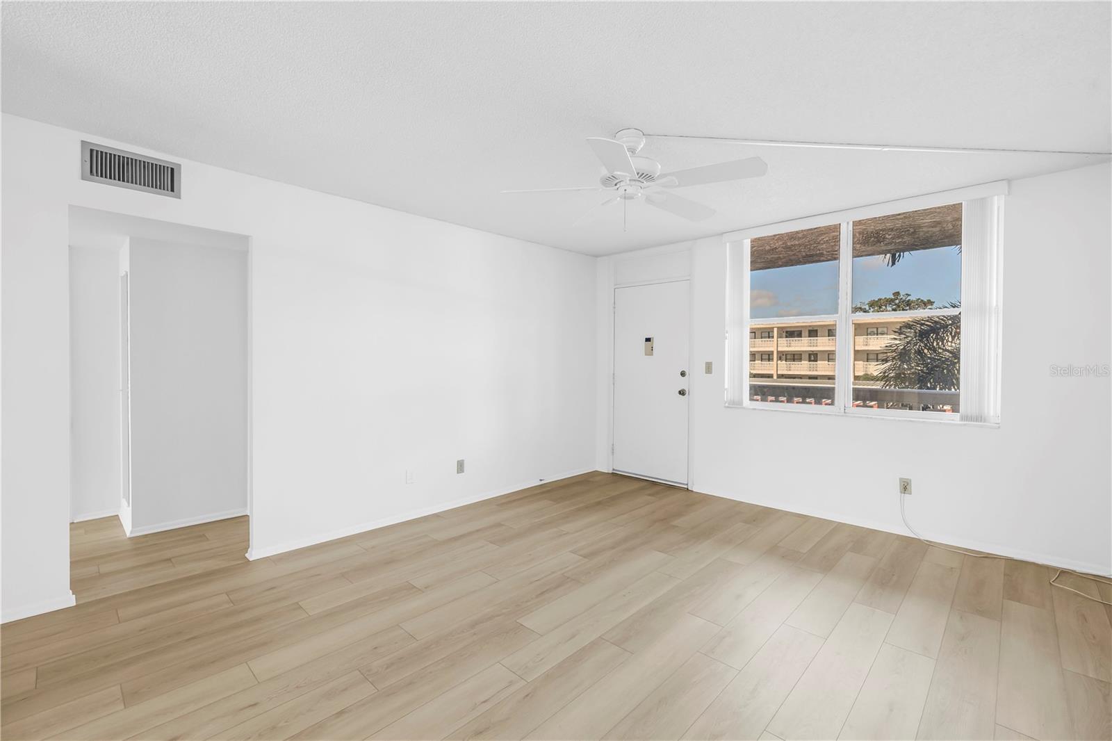 Image 3 of 34 For 4915 Bay Street Ne 222