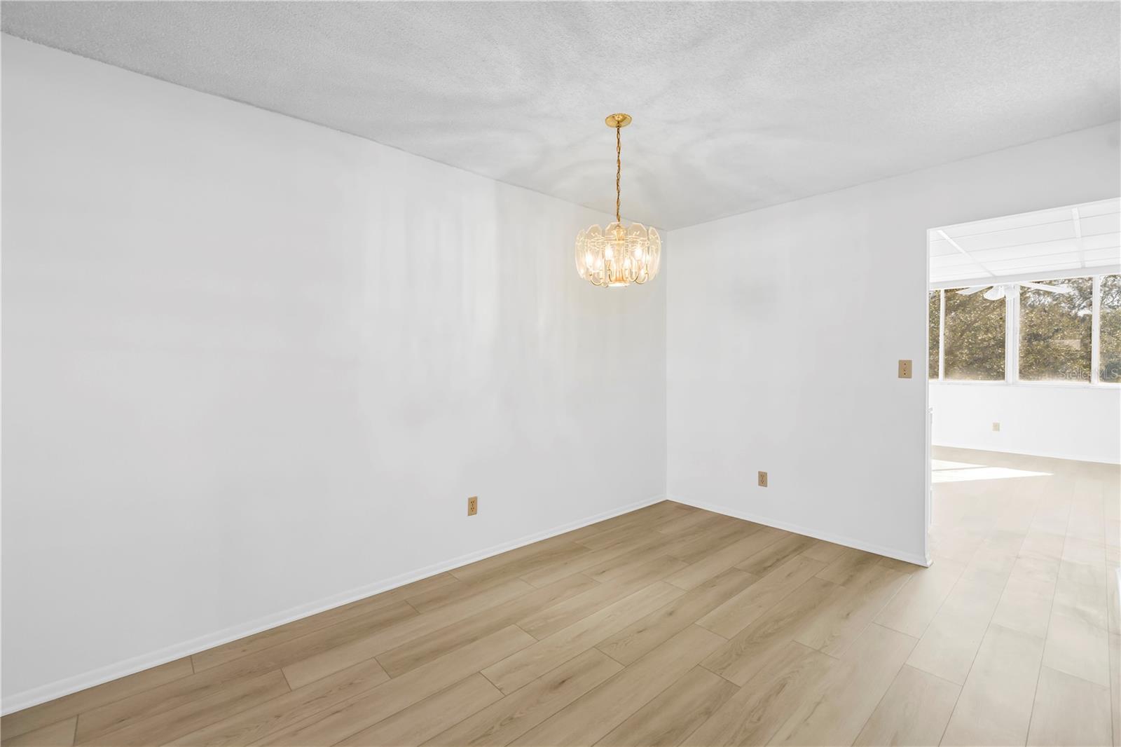 Image 8 of 34 For 4915 Bay Street Ne 222