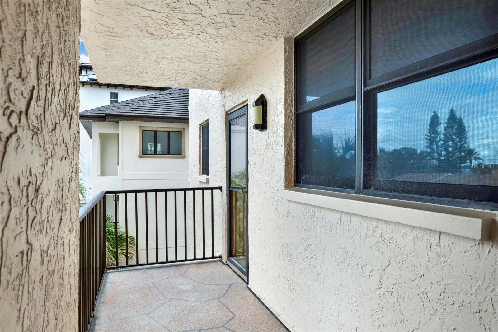 Image 23 of 40 For 18304 Gulf Boulevard 219