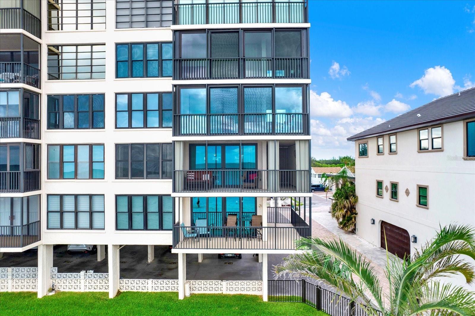 Image 28 of 40 For 18304 Gulf Boulevard 219