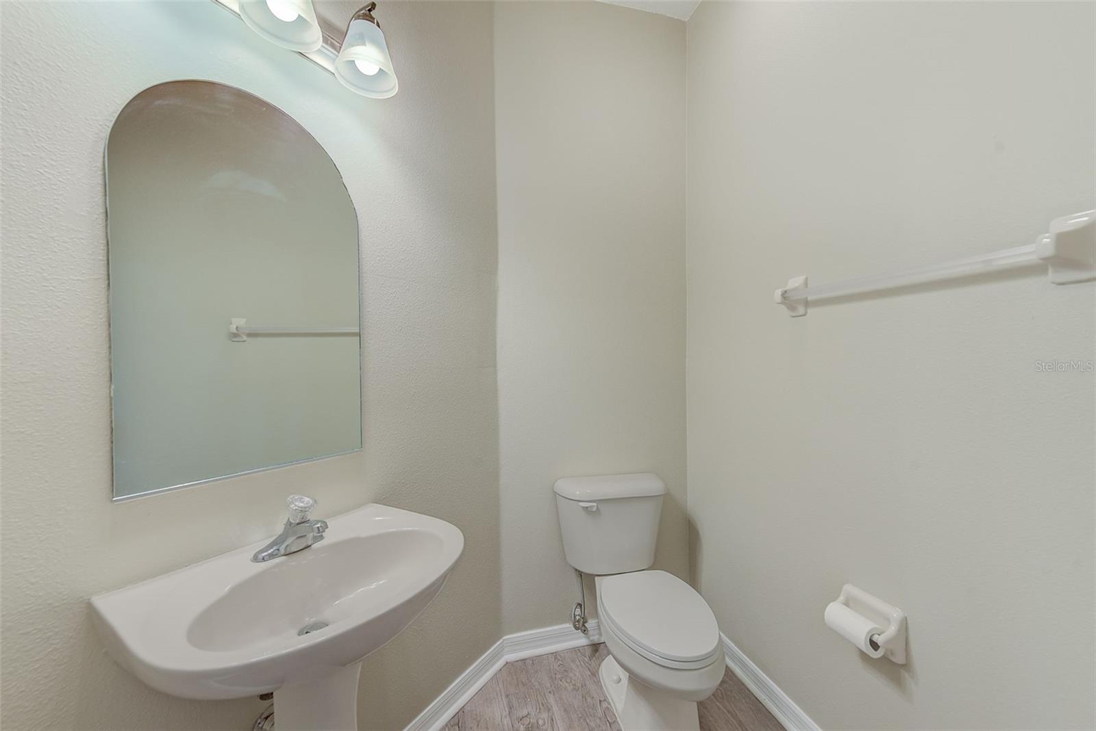 Image 10 of 25 For 8602 Sandy Plains Drive