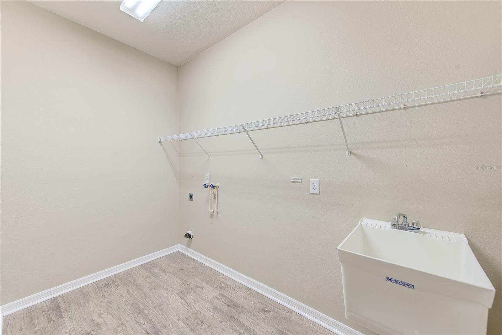 Image 11 of 25 For 8602 Sandy Plains Drive