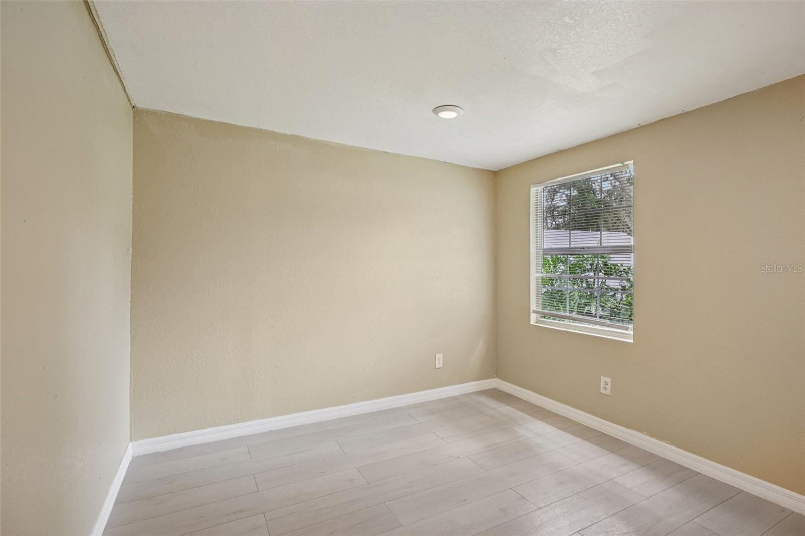 Image 16 of 25 For 19214 Livengood Road