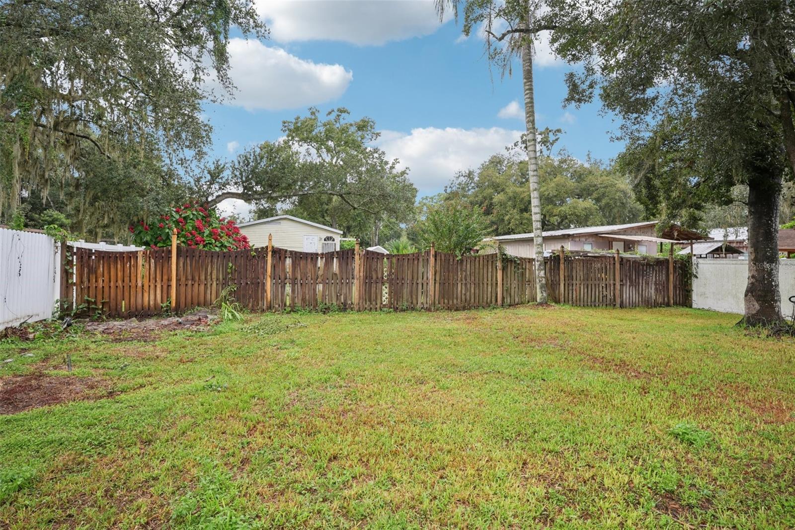 Image 21 of 25 For 19214 Livengood Road