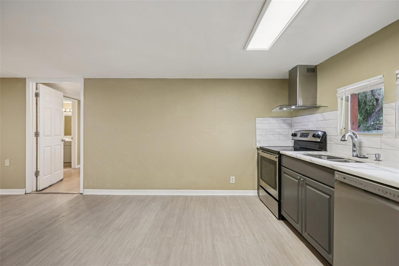 Image 7 of 25 For 19214 Livengood Road