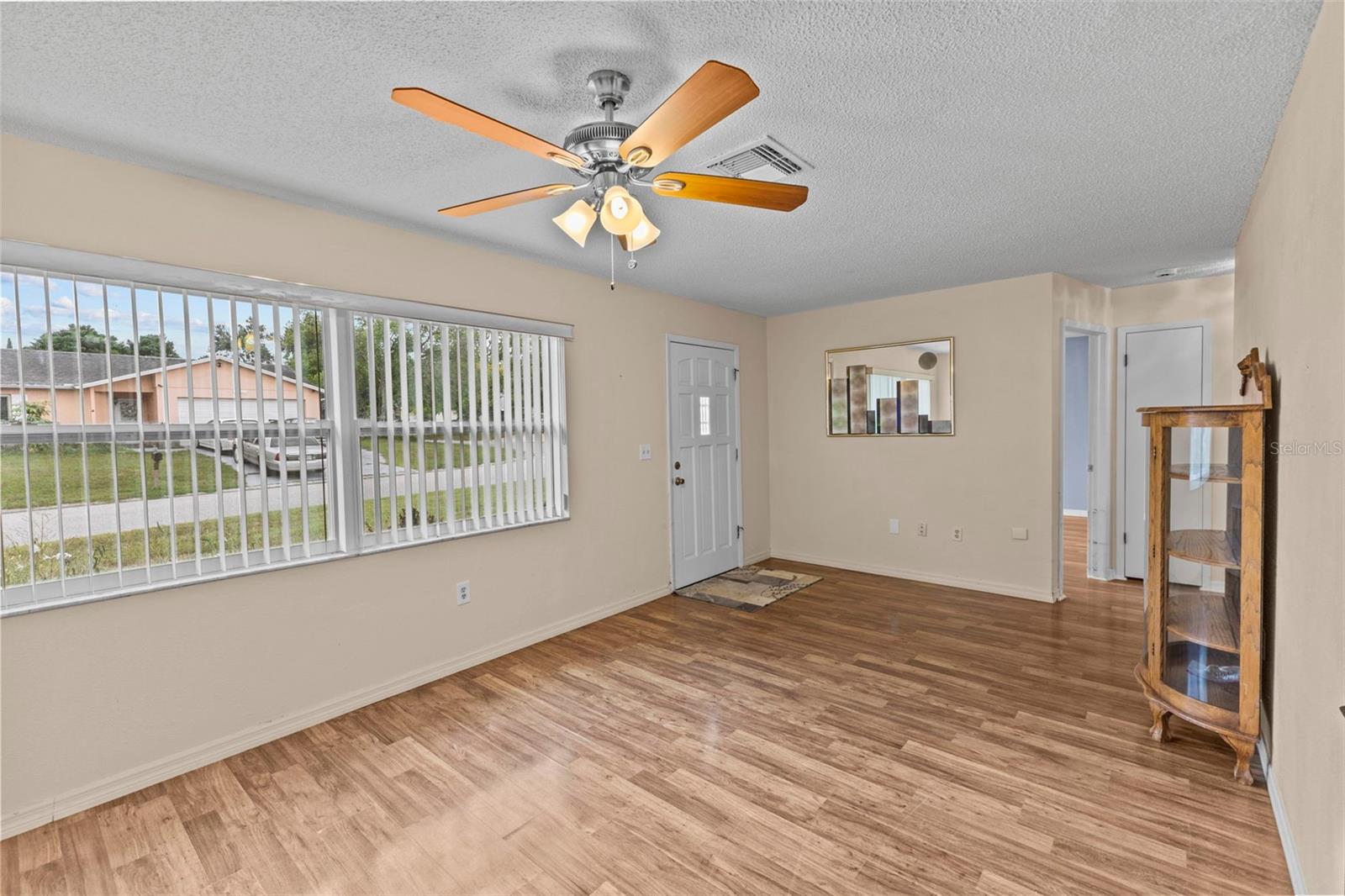 Image 5 of 25 For 12818 Willowdale Way