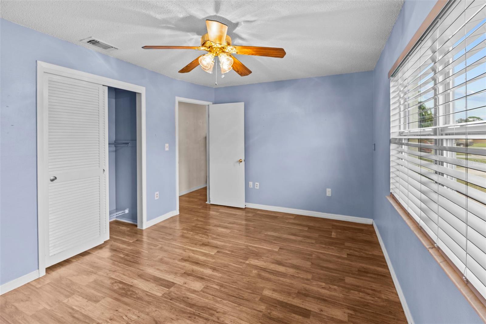 Image 8 of 25 For 12818 Willowdale Way