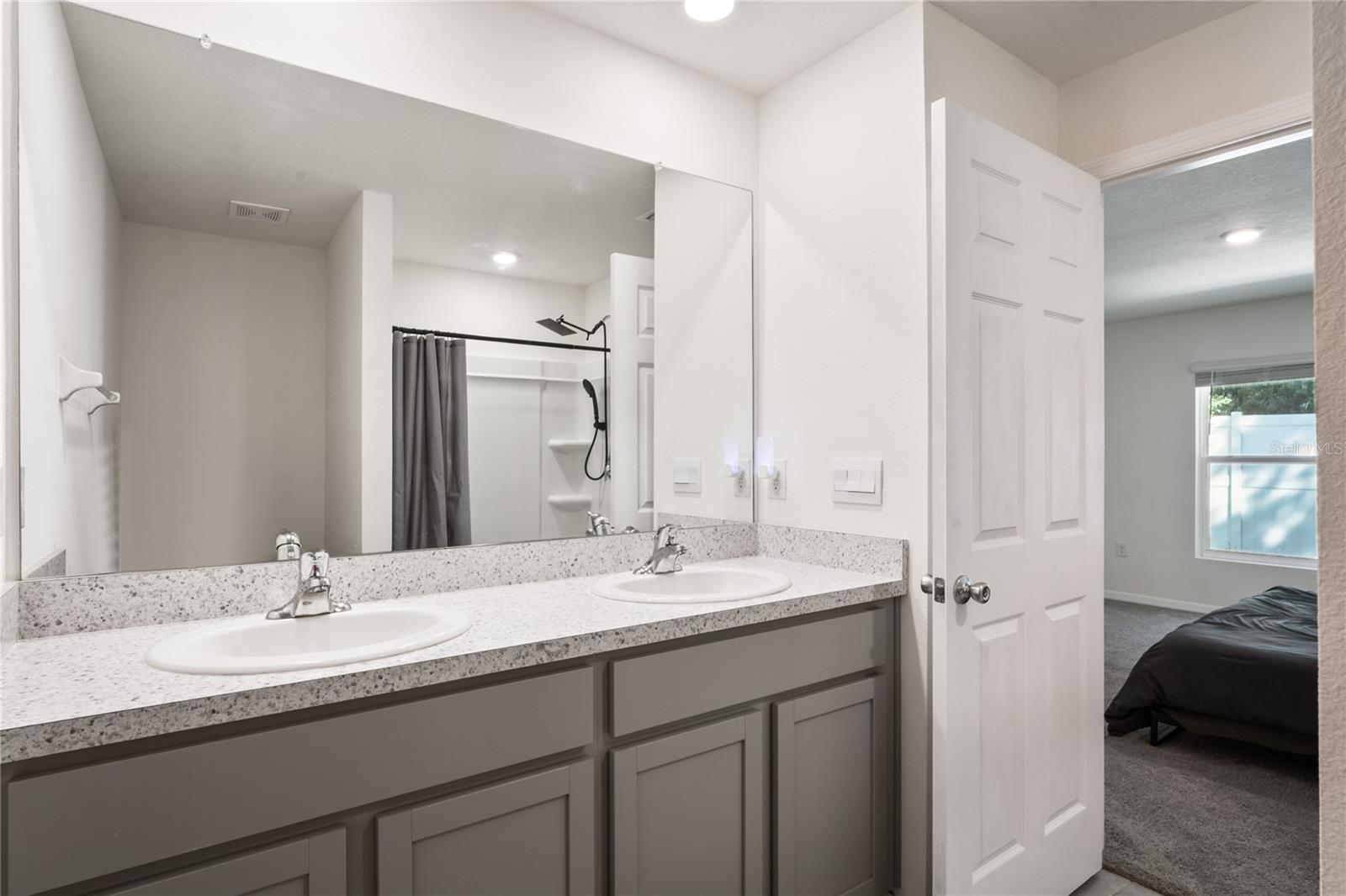 Image 21 of 40 For 37209 Kings Crown Drive