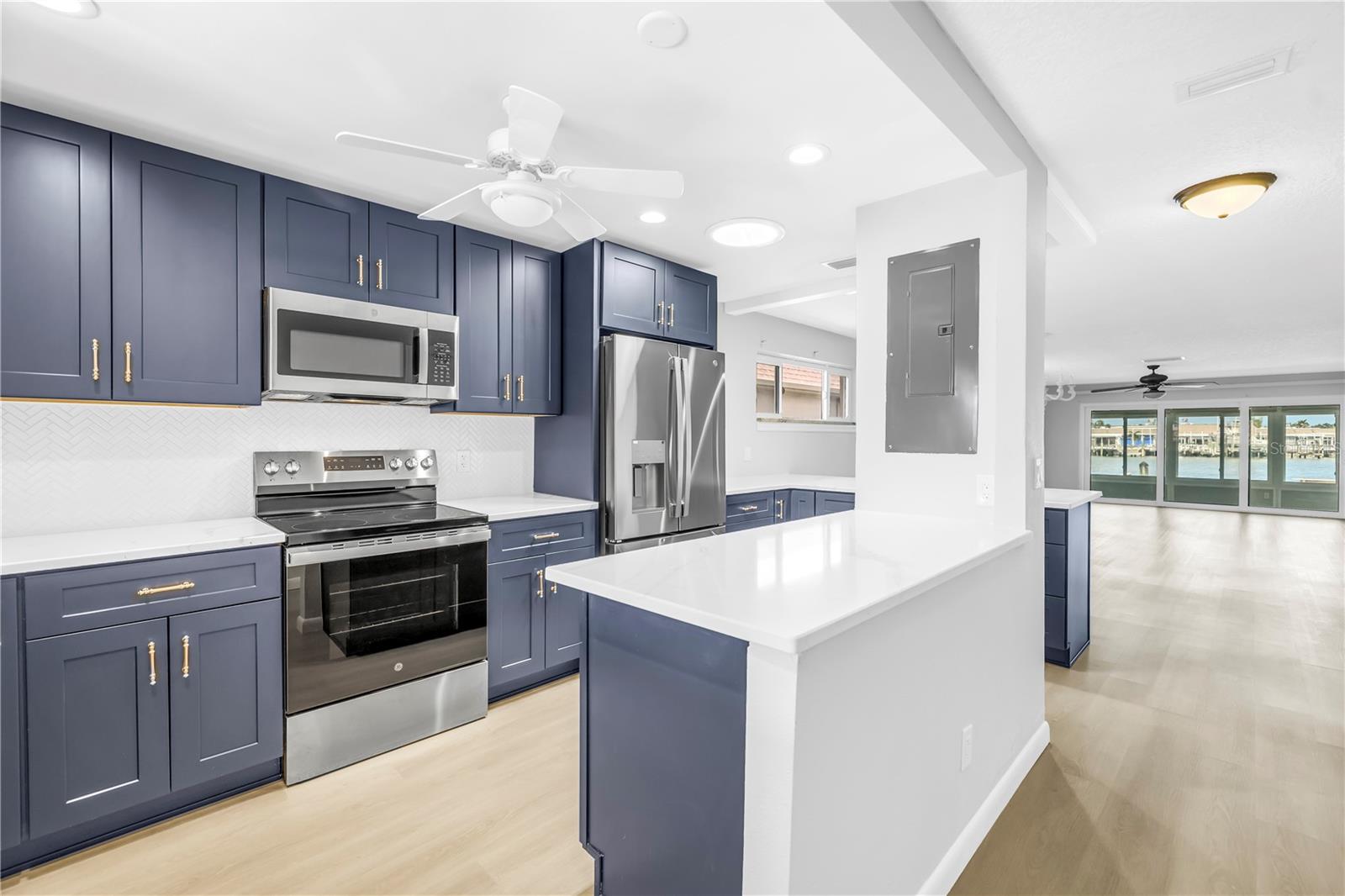 Image 10 of 97 For 433 Boca Ciega Point Boulevard S 1012