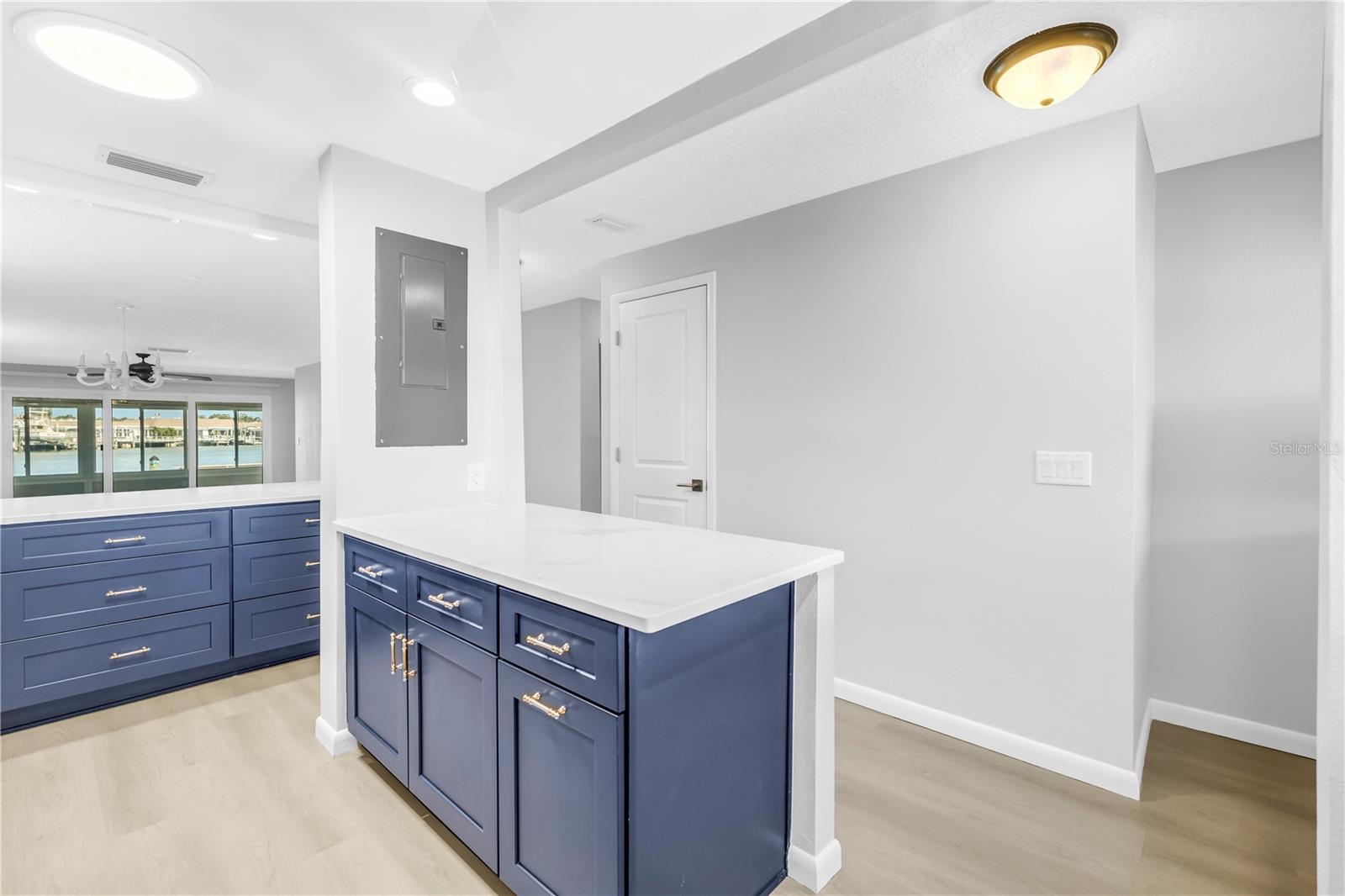 Image 13 of 97 For 433 Boca Ciega Point Boulevard S 1012