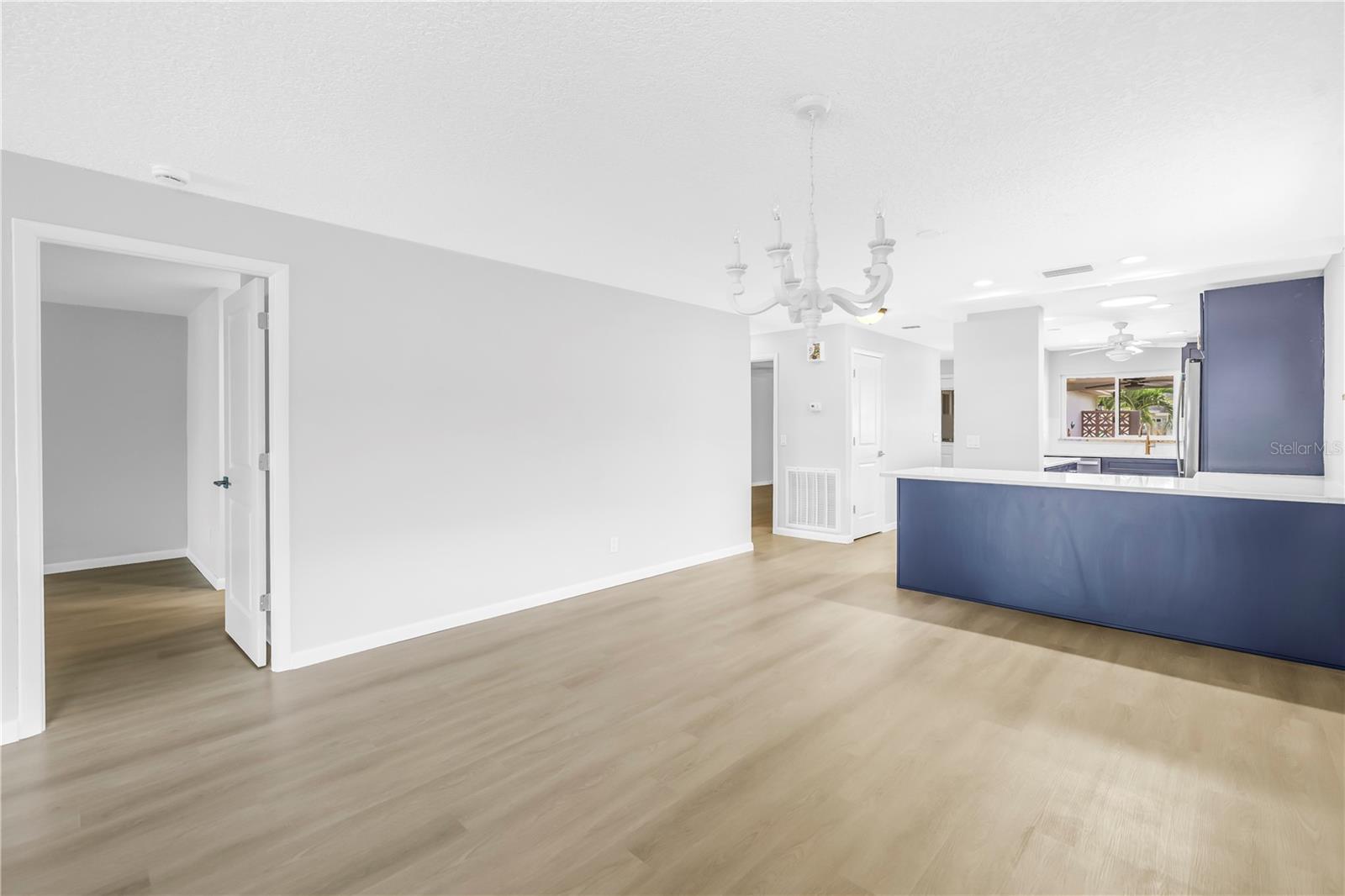 Image 23 of 97 For 433 Boca Ciega Point Boulevard S 1012