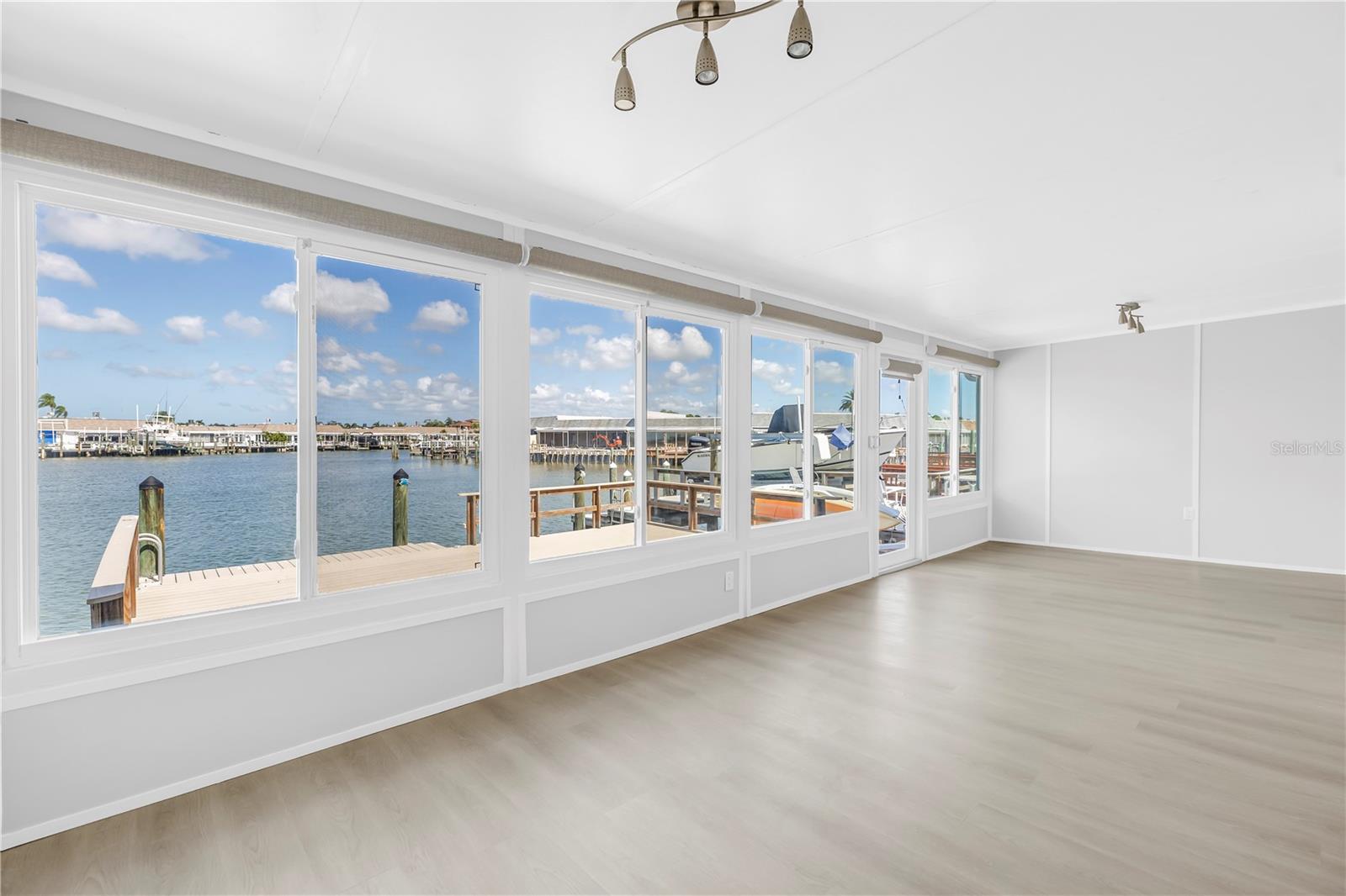 Image 35 of 97 For 433 Boca Ciega Point Boulevard S 1012
