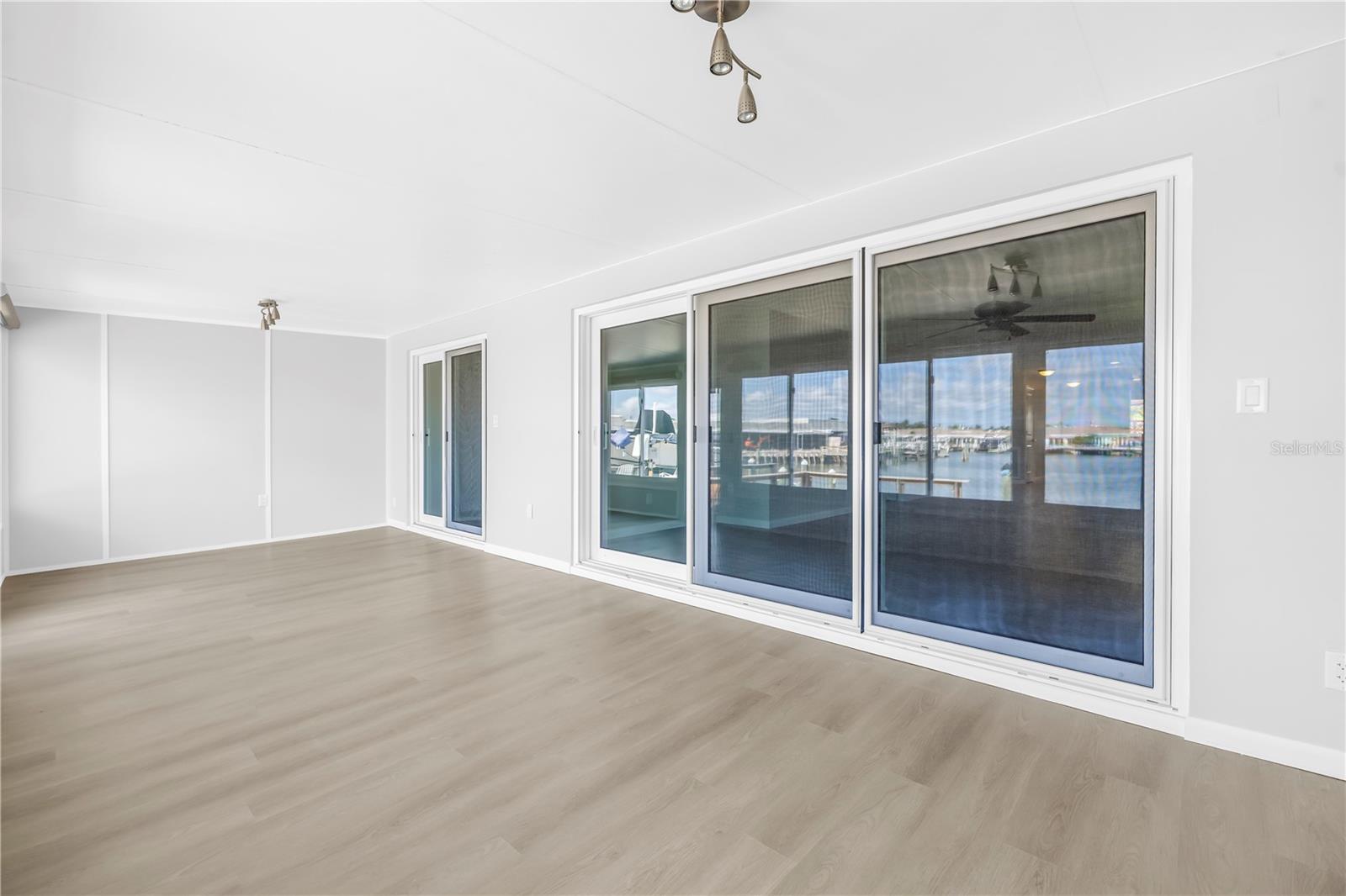 Image 36 of 97 For 433 Boca Ciega Point Boulevard S 1012