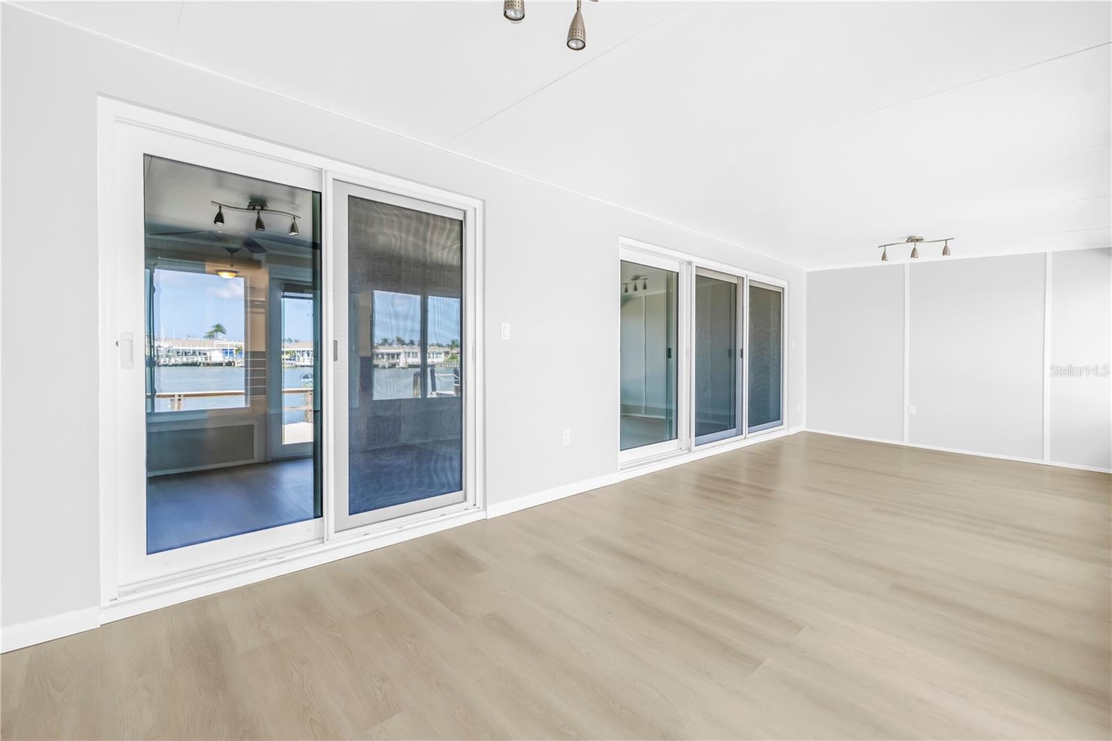 Image 41 of 97 For 433 Boca Ciega Point Boulevard S 1012