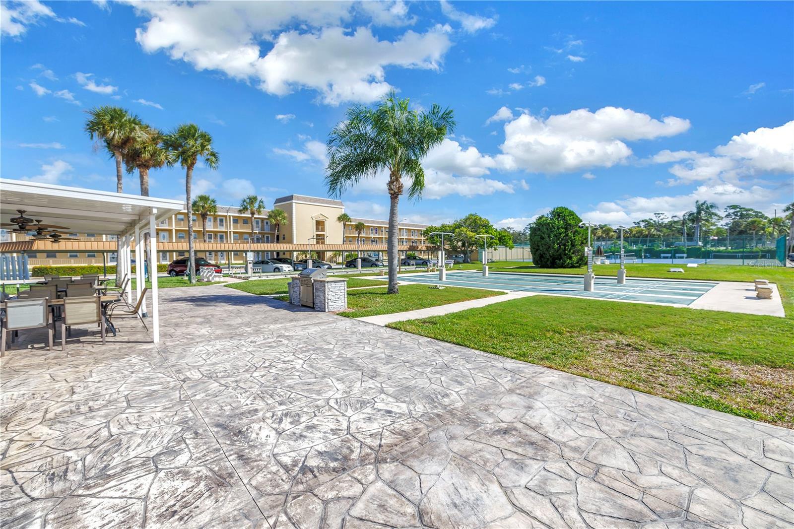 Image 75 of 97 For 433 Boca Ciega Point Boulevard S 1012