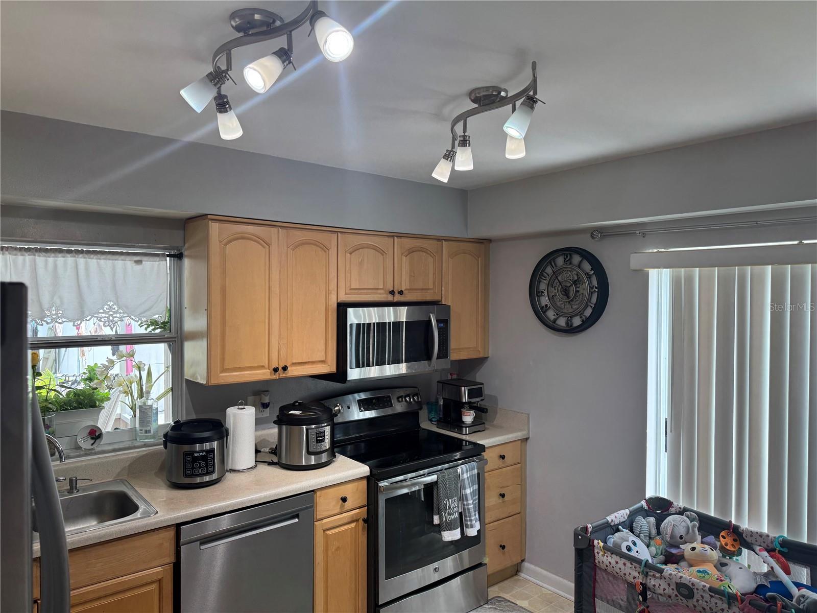 Image 10 of 36 For 5102 Crestmore Court