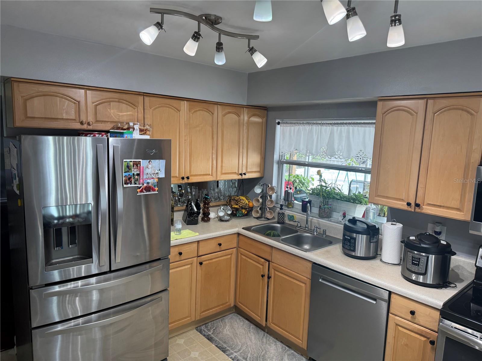 Image 11 of 36 For 5102 Crestmore Court