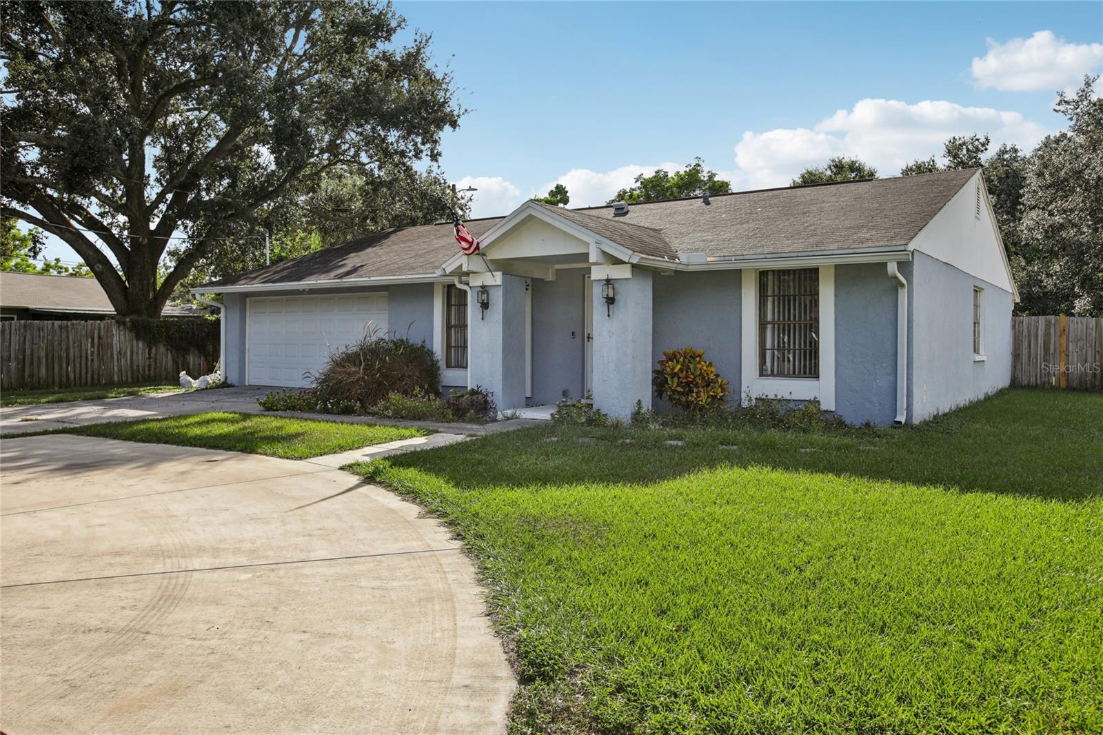 Image 2 of 30 For 1304 Seffner Valrico Road