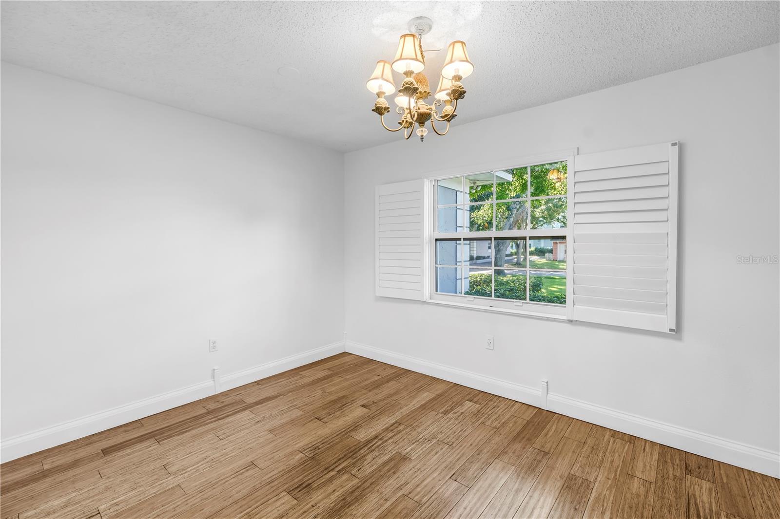 Image 10 of 30 For 1701 Belleair Forest Drive B