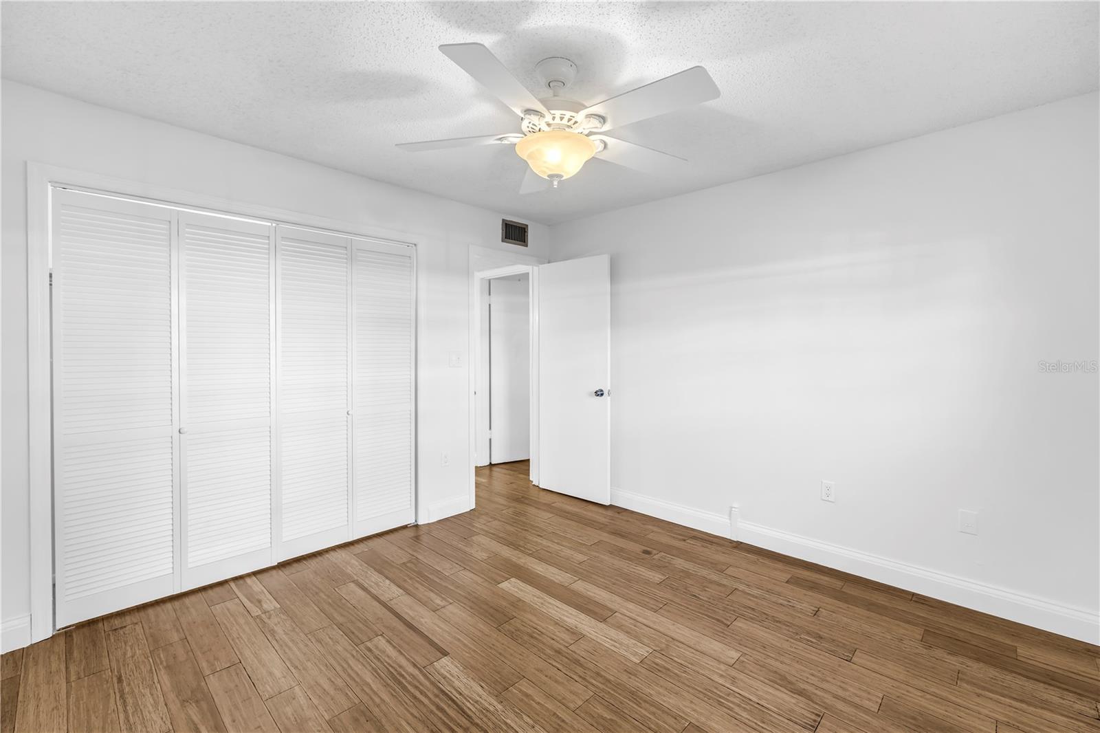 Image 16 of 30 For 1701 Belleair Forest Drive B