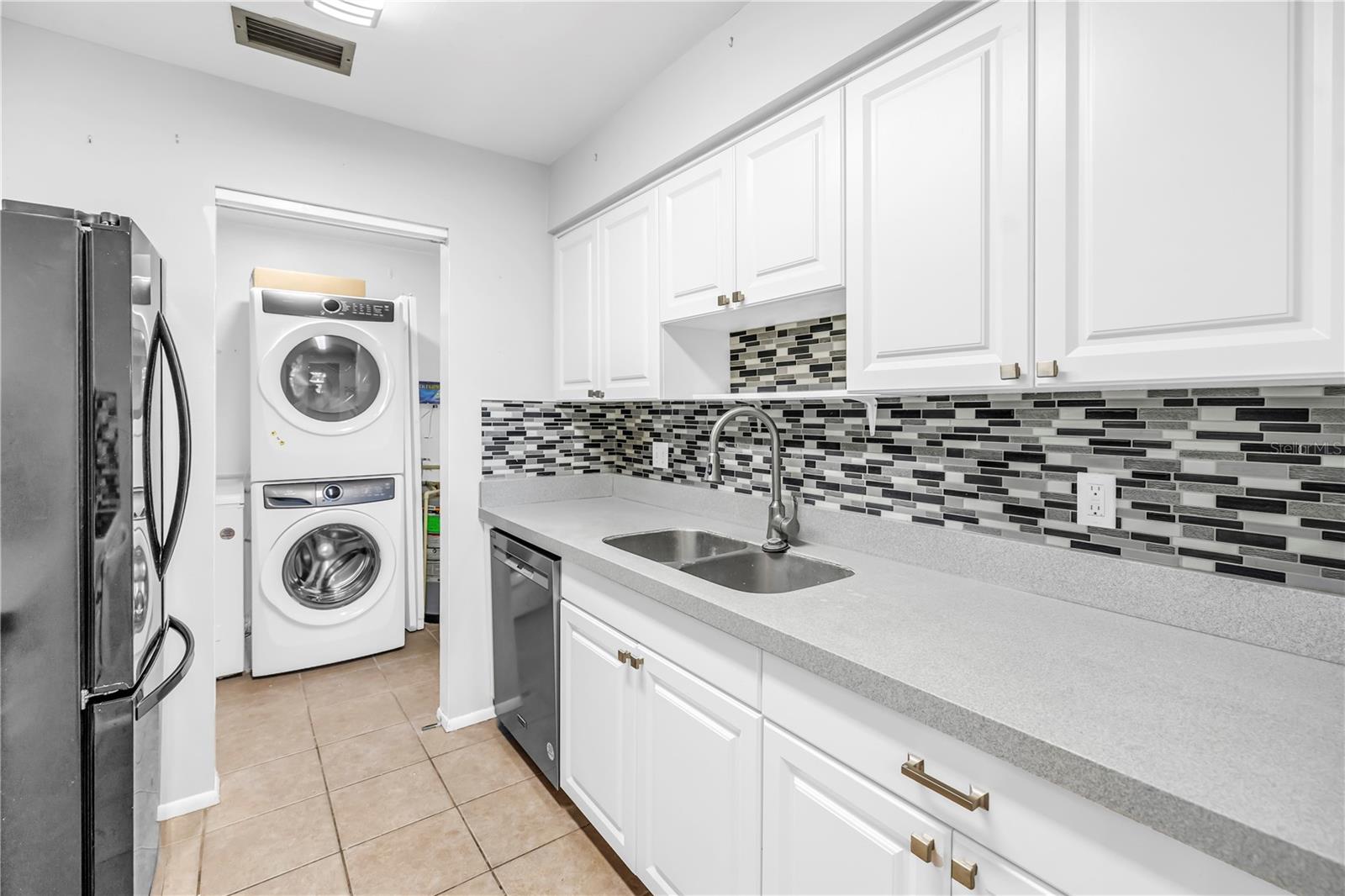 Image 22 of 30 For 1701 Belleair Forest Drive B