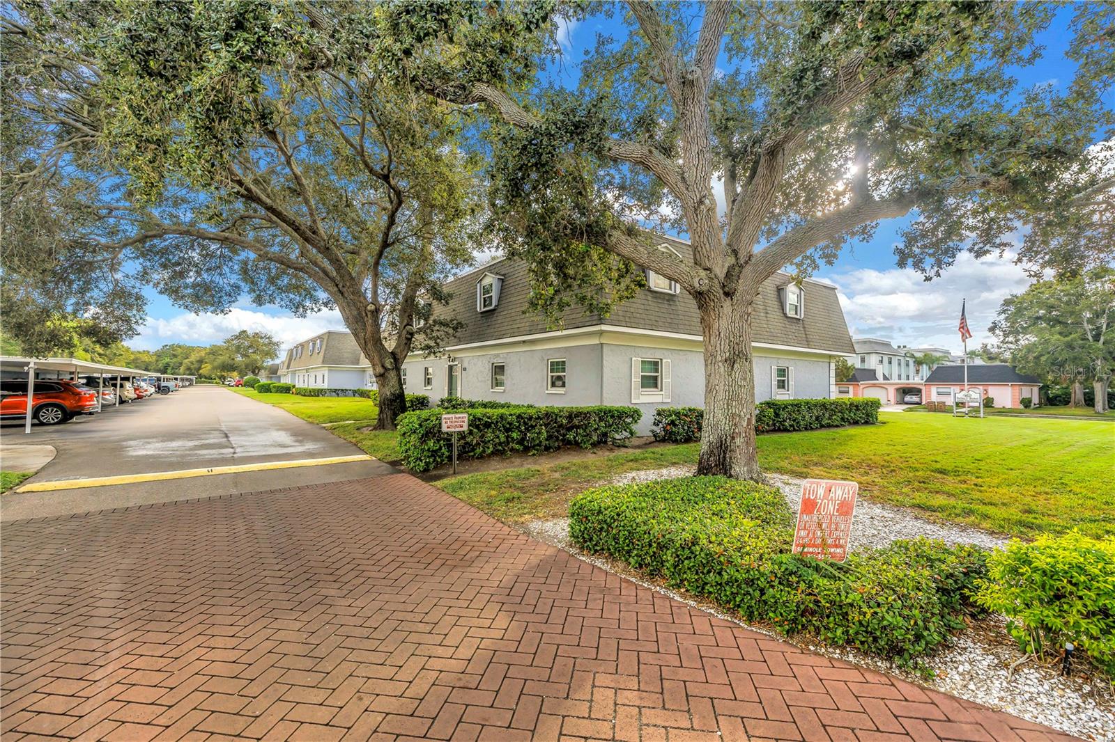 Image 29 of 30 For 1701 Belleair Forest Drive B