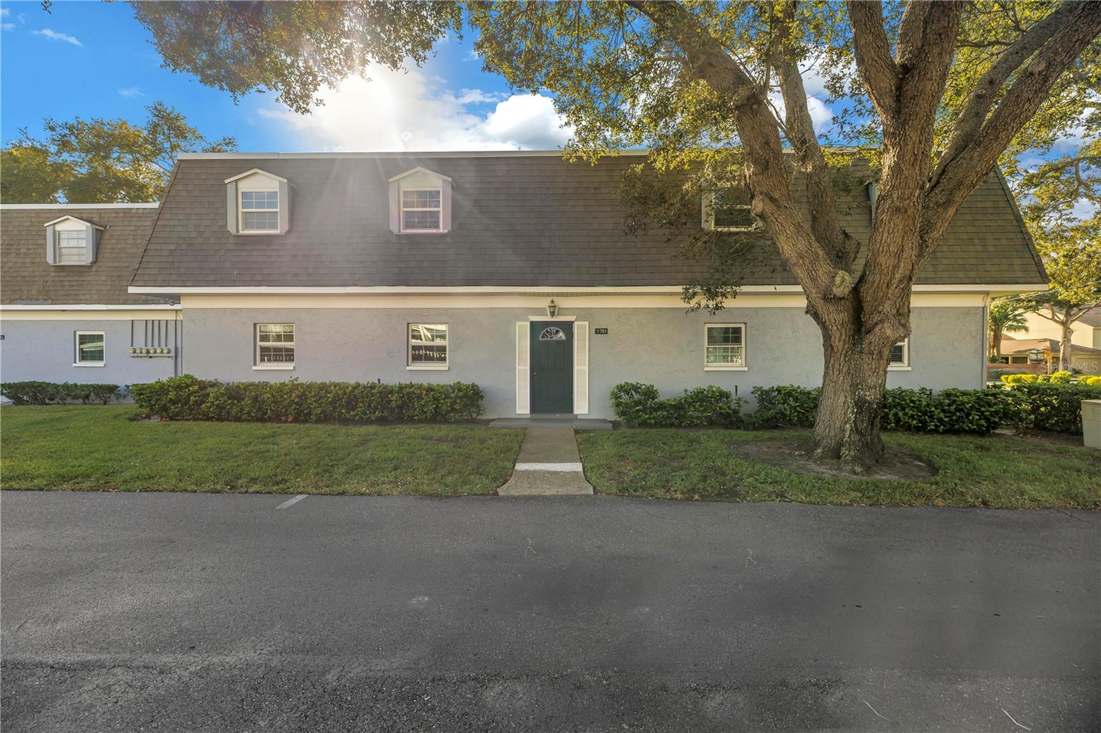Image 3 of 30 For 1701 Belleair Forest Drive B