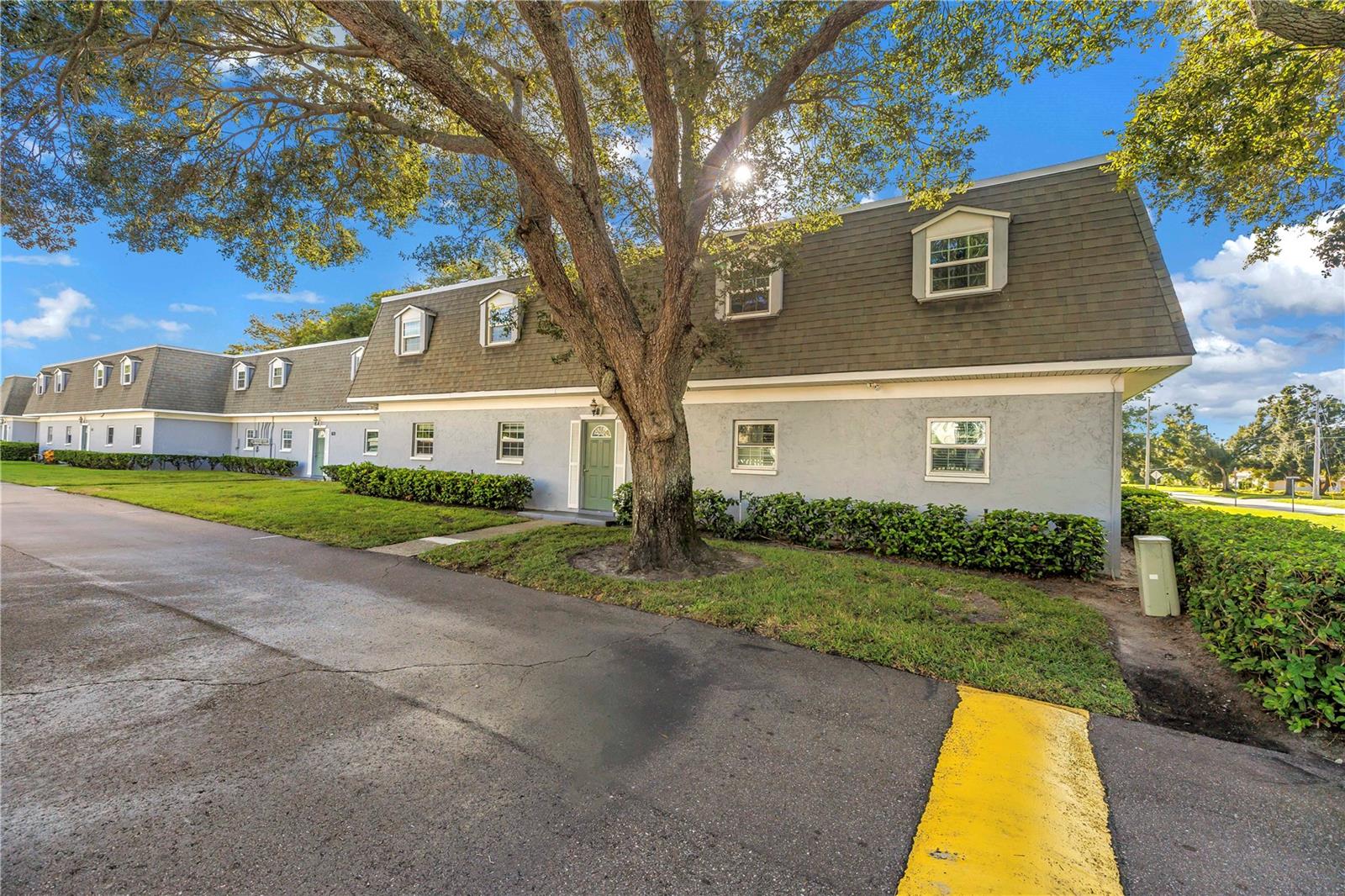 Image 4 of 30 For 1701 Belleair Forest Drive B