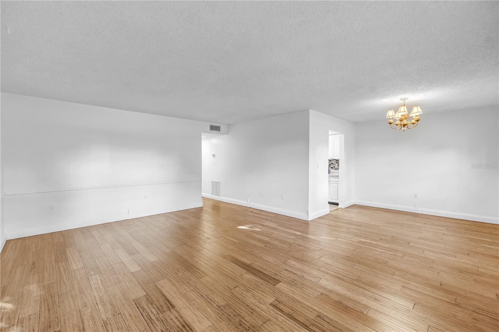 Image 7 of 30 For 1701 Belleair Forest Drive B