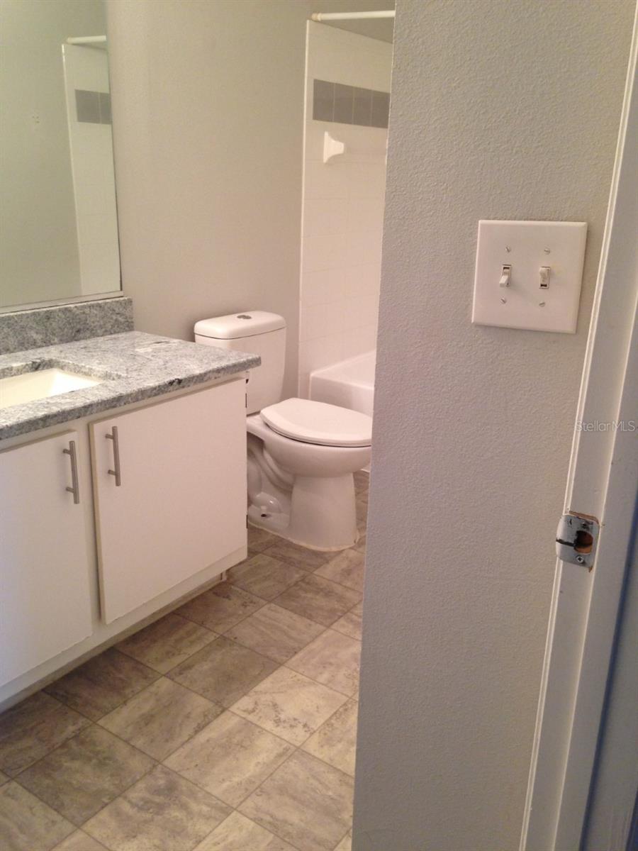 Image 16 of 28 For 5608 Pinnacle Heights Circle 208