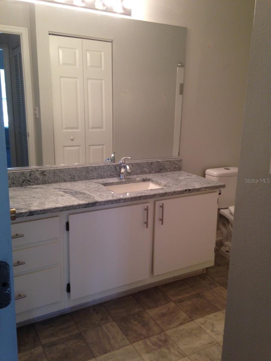 Image 5 of 28 For 5608 Pinnacle Heights Circle 208