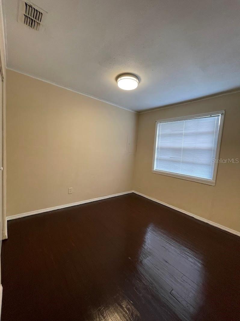 Image 15 of 34 For 901 Woodlawn Street