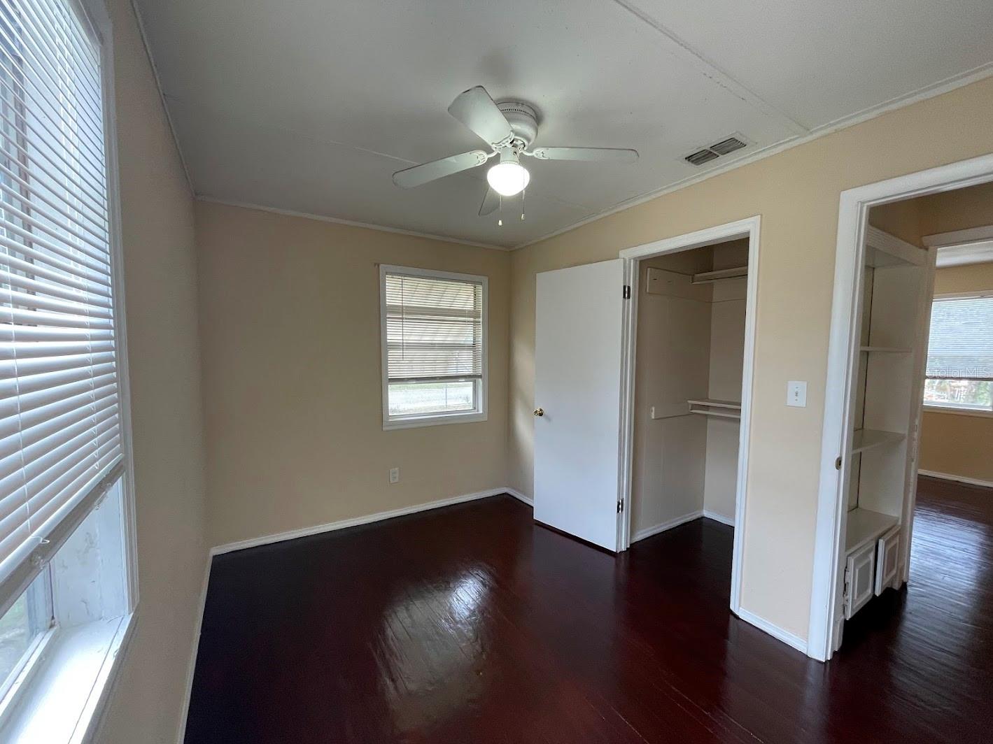 Image 22 of 34 For 901 Woodlawn Street