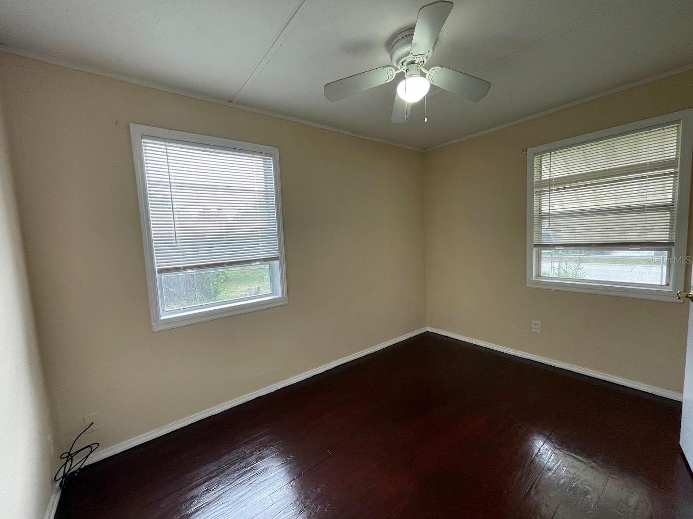 Image 23 of 34 For 901 Woodlawn Street