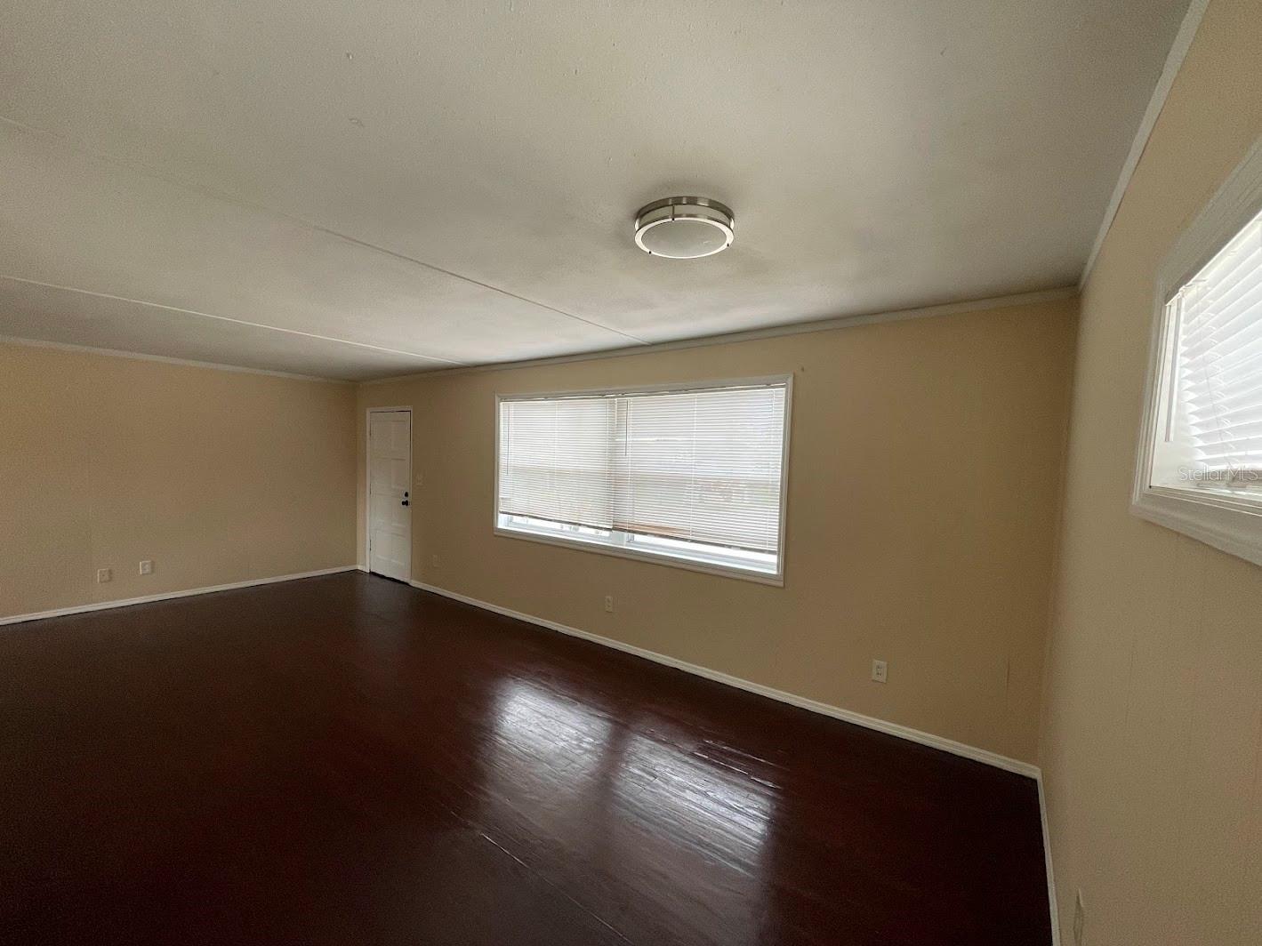 Image 27 of 34 For 901 Woodlawn Street