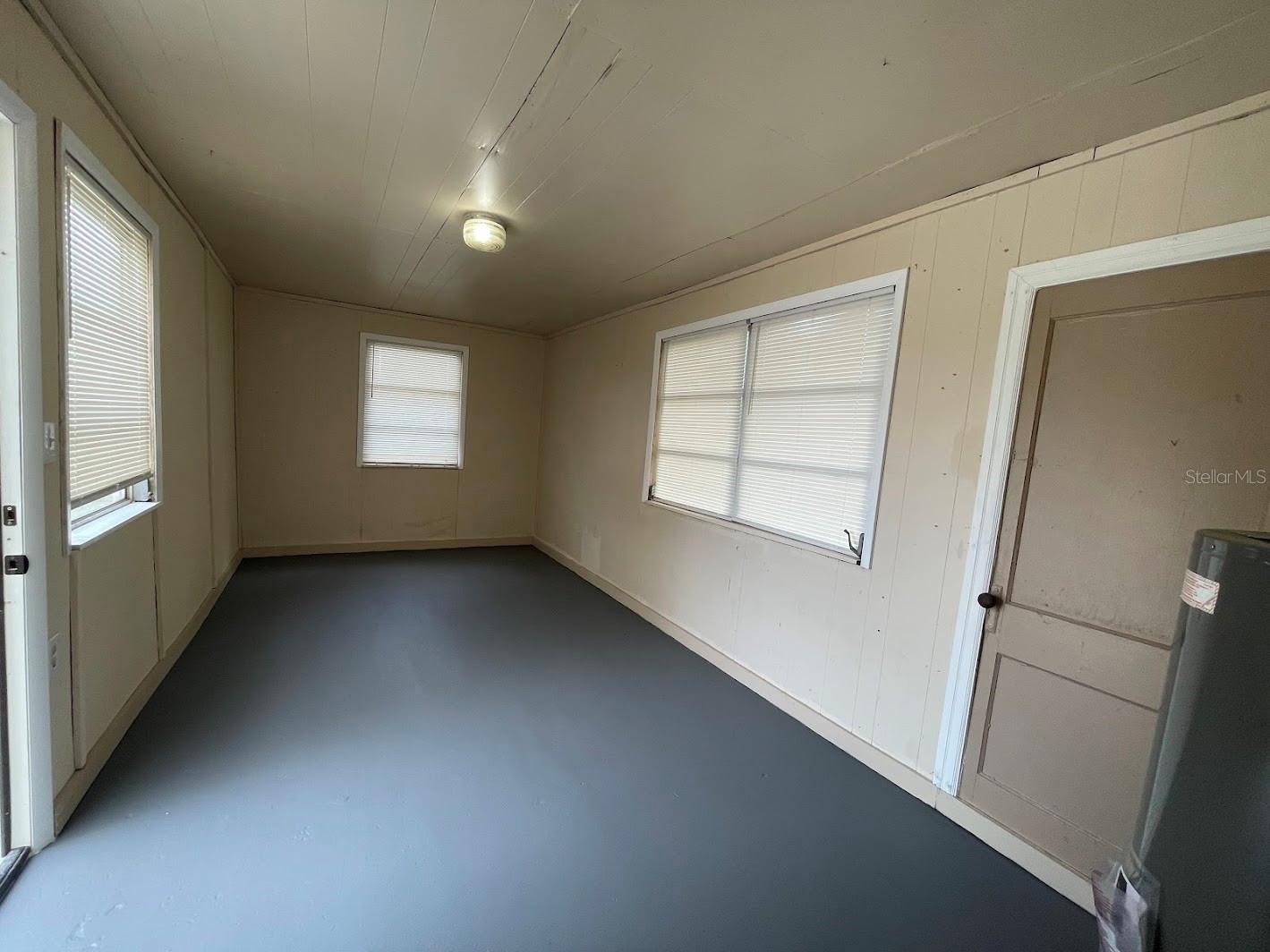 Image 31 of 34 For 901 Woodlawn Street