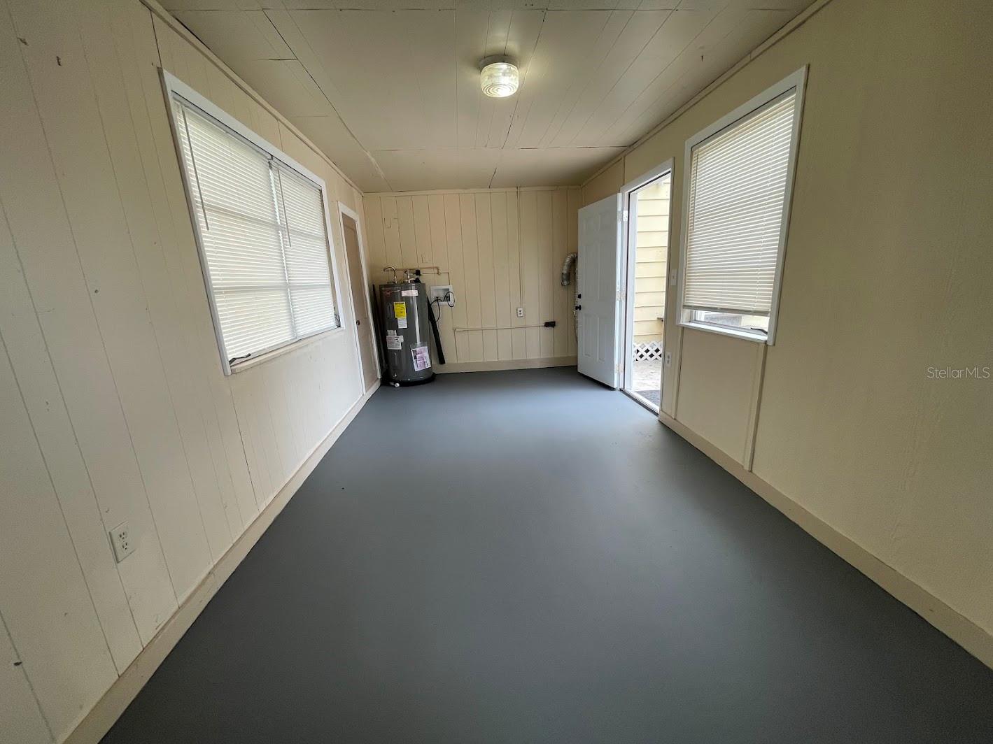 Image 32 of 34 For 901 Woodlawn Street