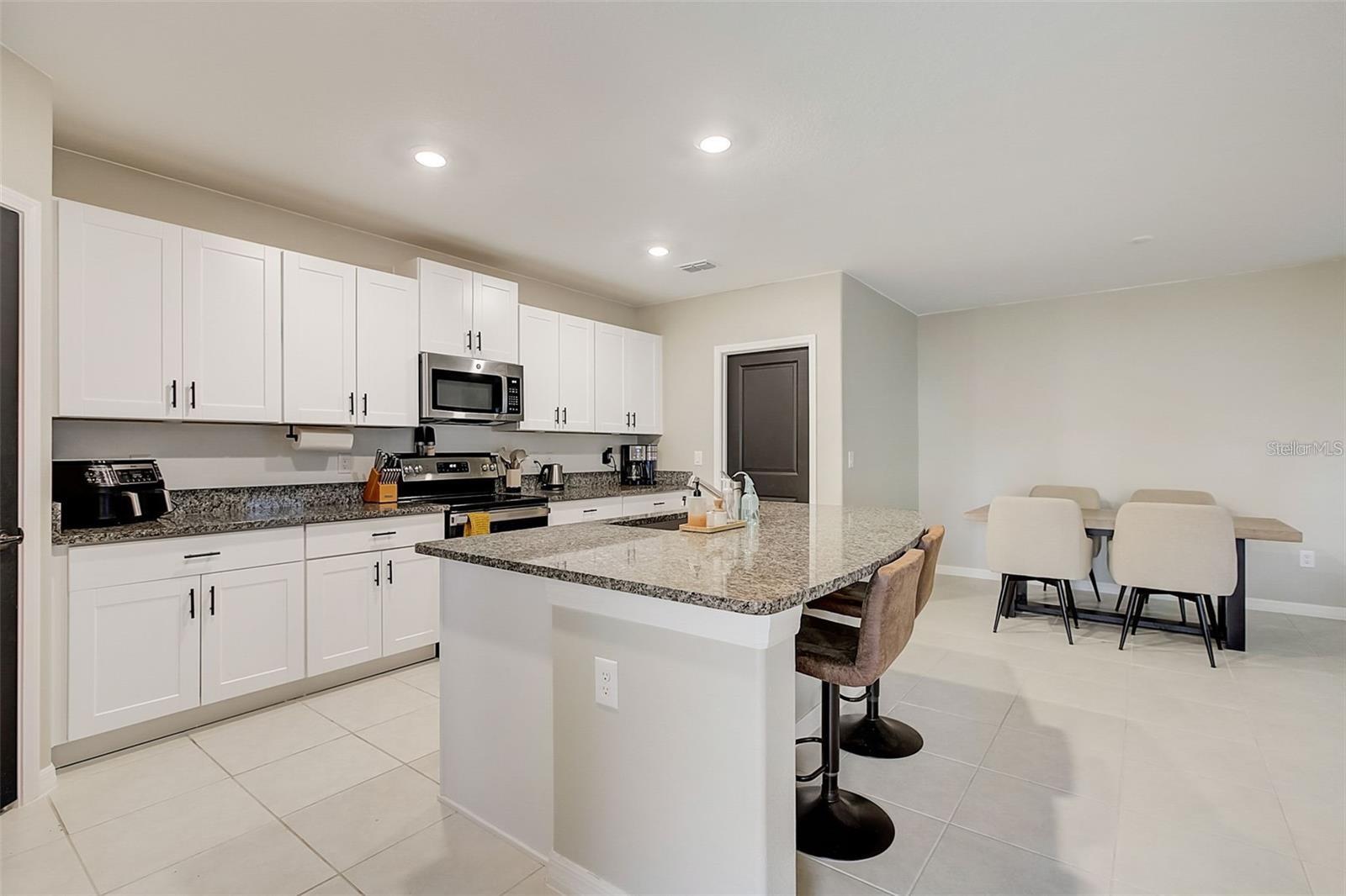 Image 16 of 36 For 9906 Jackfruit Court