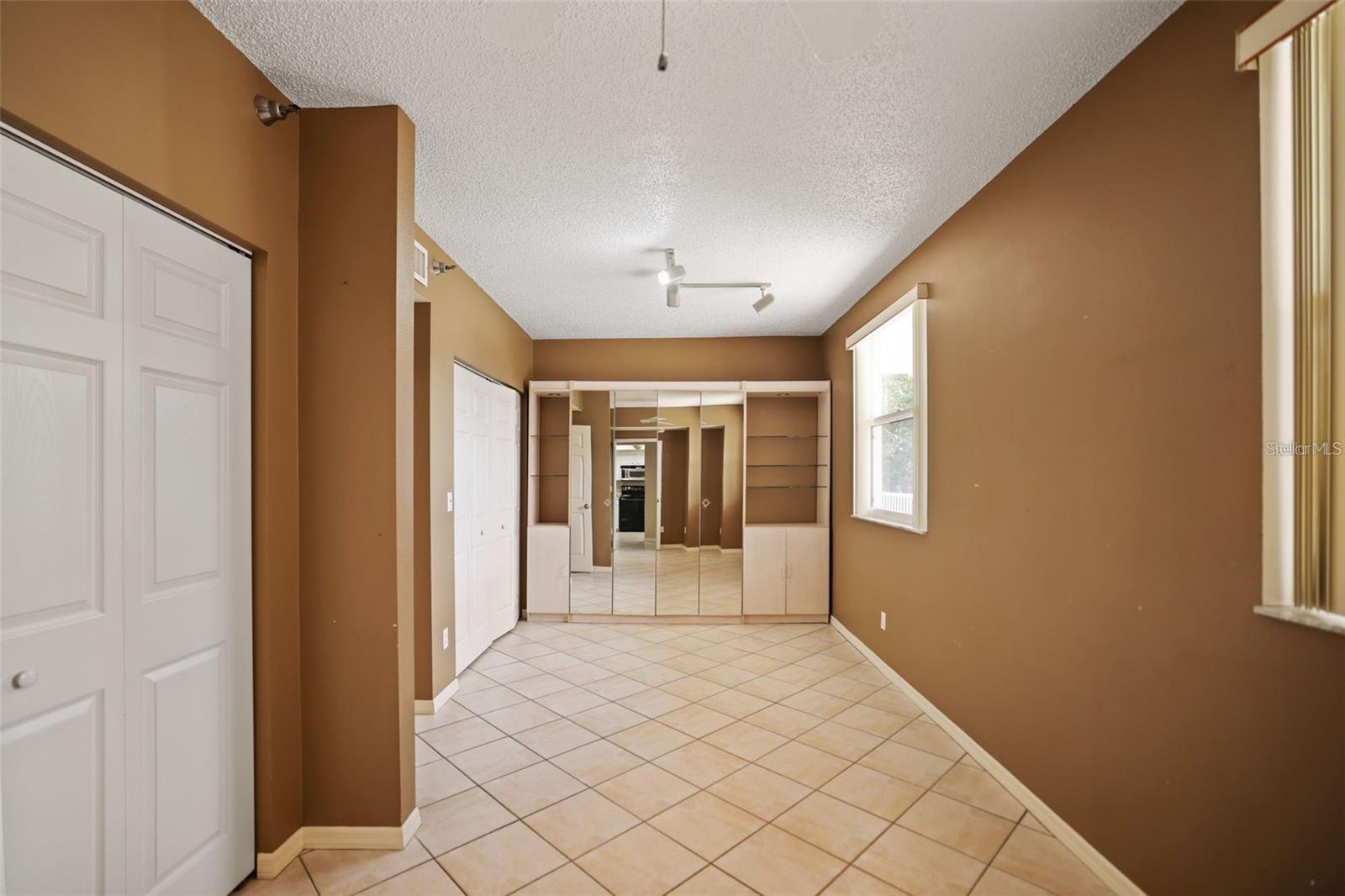 Image 13 of 35 For 6251 Shoreline Drive 2101