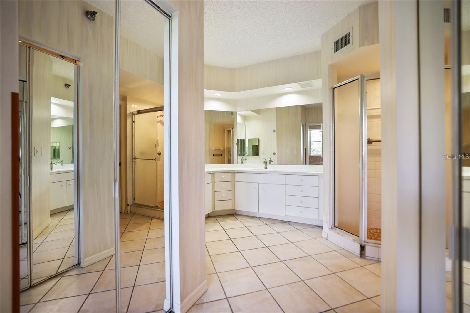 Image 17 of 35 For 6251 Shoreline Drive 2101