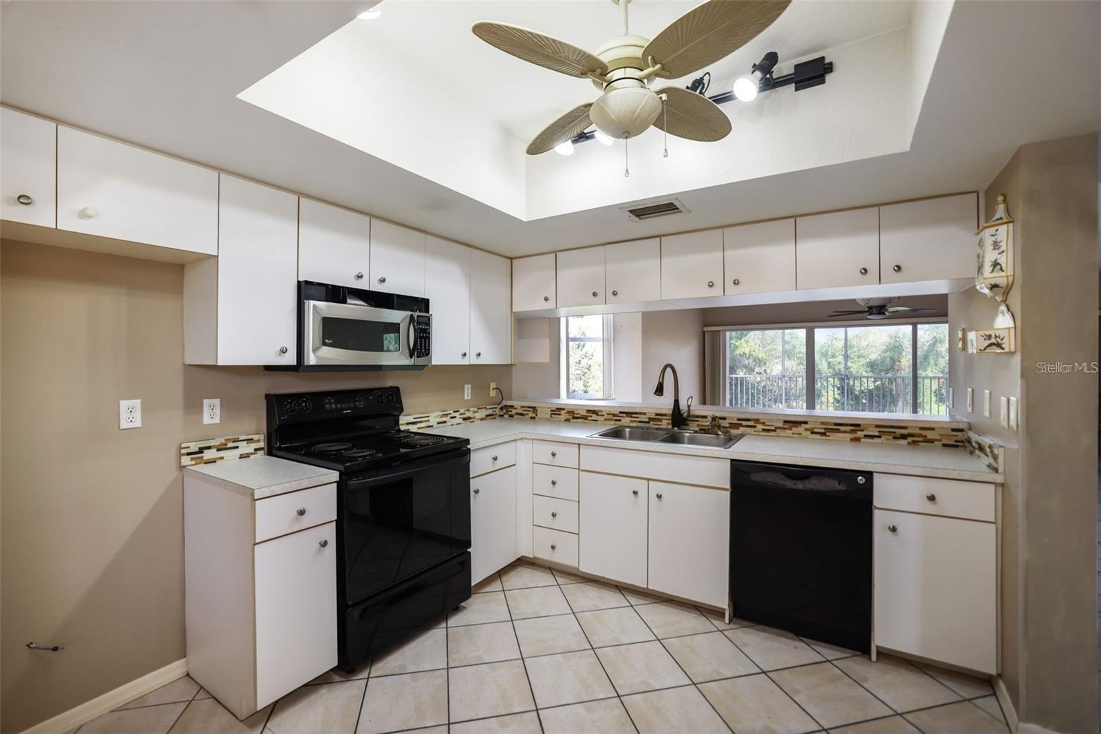 Image 5 of 35 For 6251 Shoreline Drive 2101