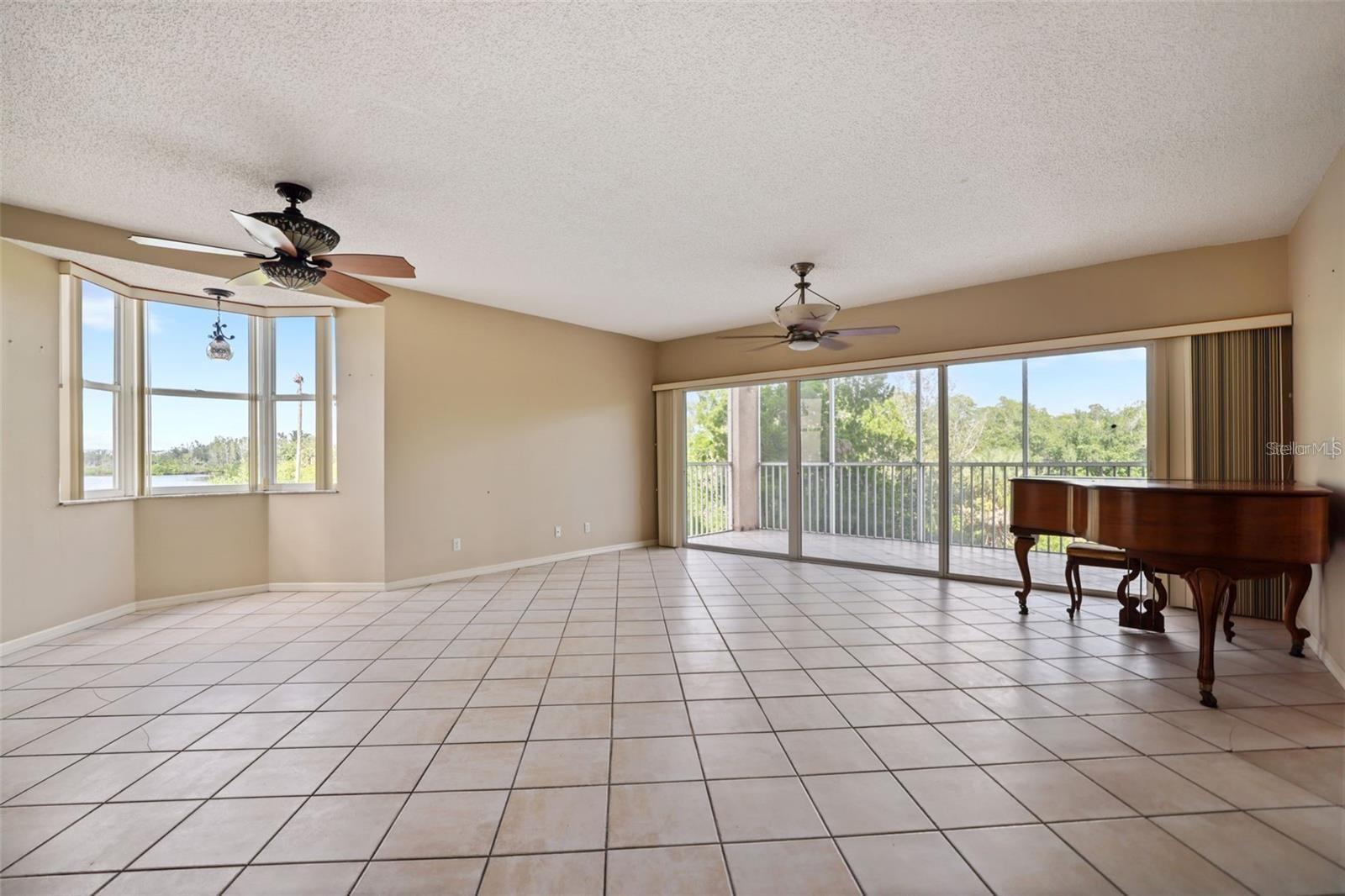 Image 8 of 35 For 6251 Shoreline Drive 2101
