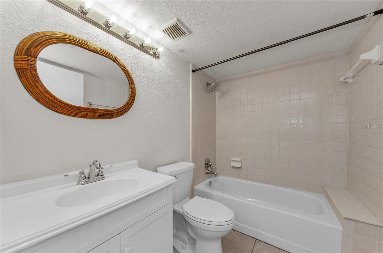 Image 32 of 55 For 1109 Pine Ridge Circle W G1