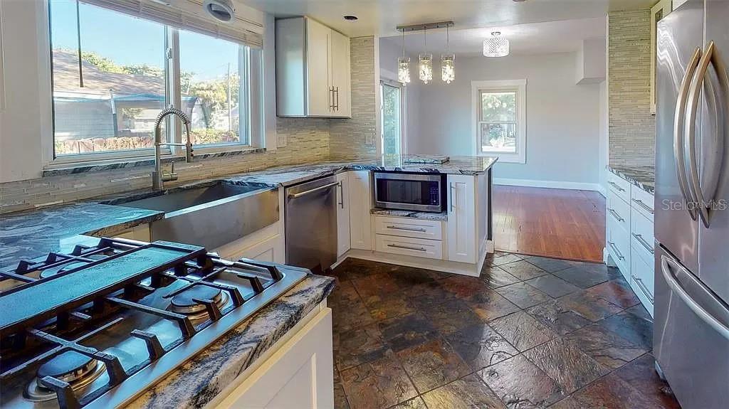 Image 2 of 20 For 734 15th Street N