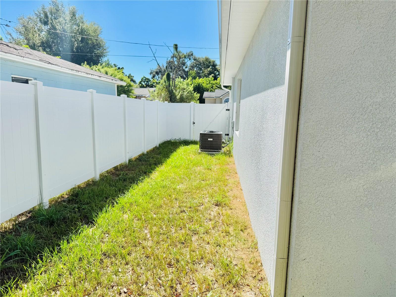 Image 14 of 18 For 3910 Genesee Street