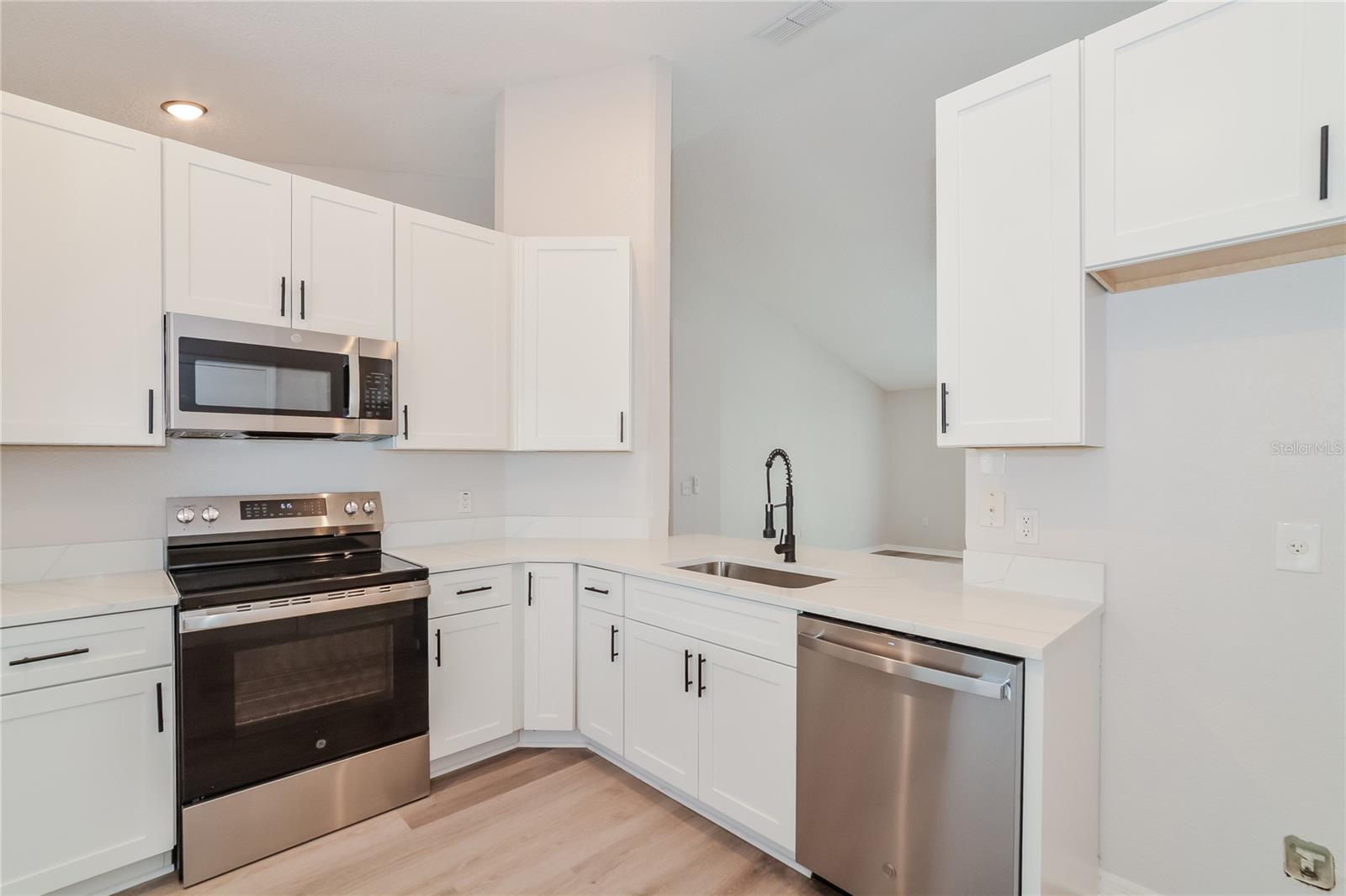 Image 6 of 15 For 565 Terranova Circle