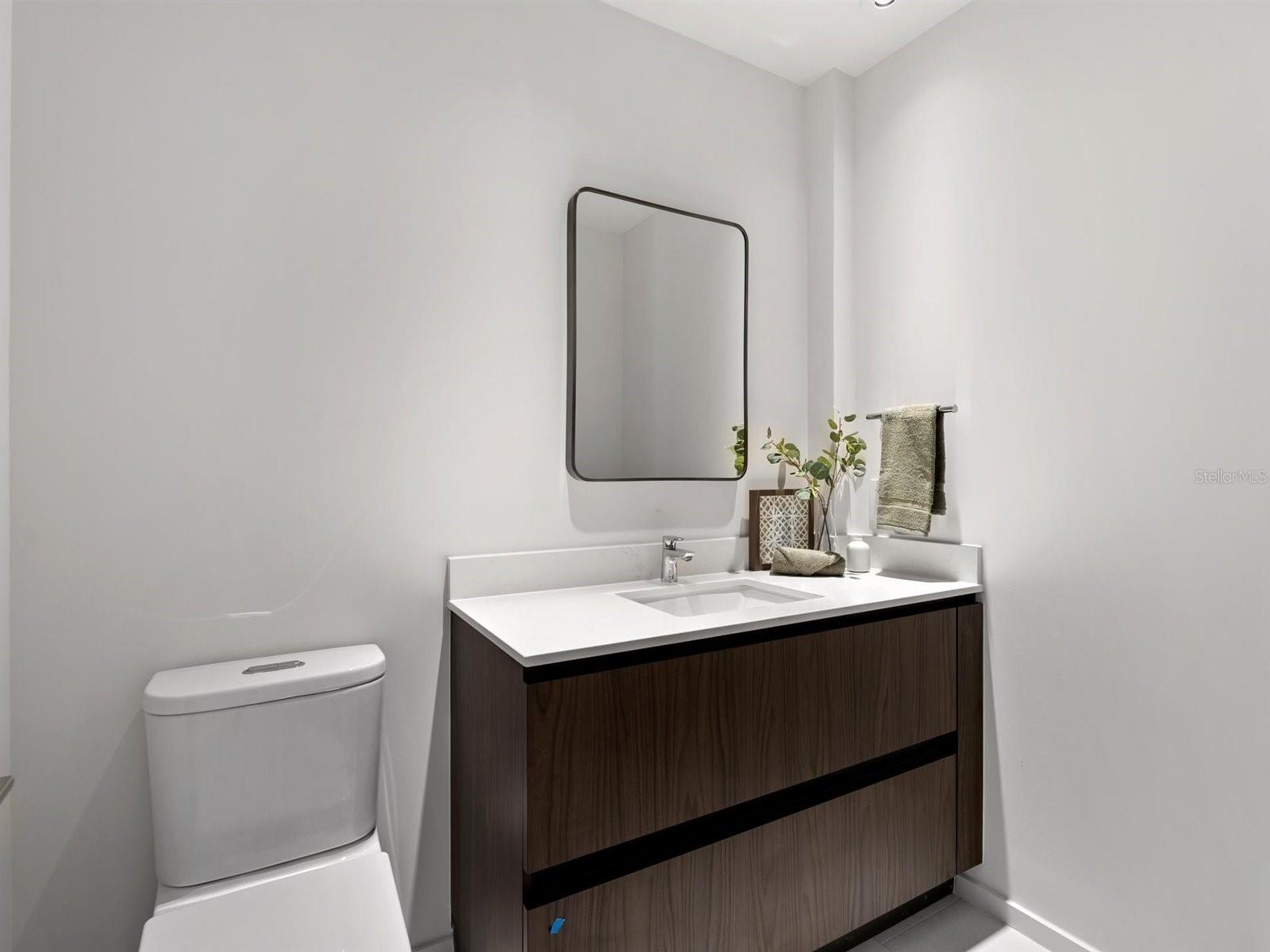 Image 21 of 35 For 1020 Sunset Point Road 103